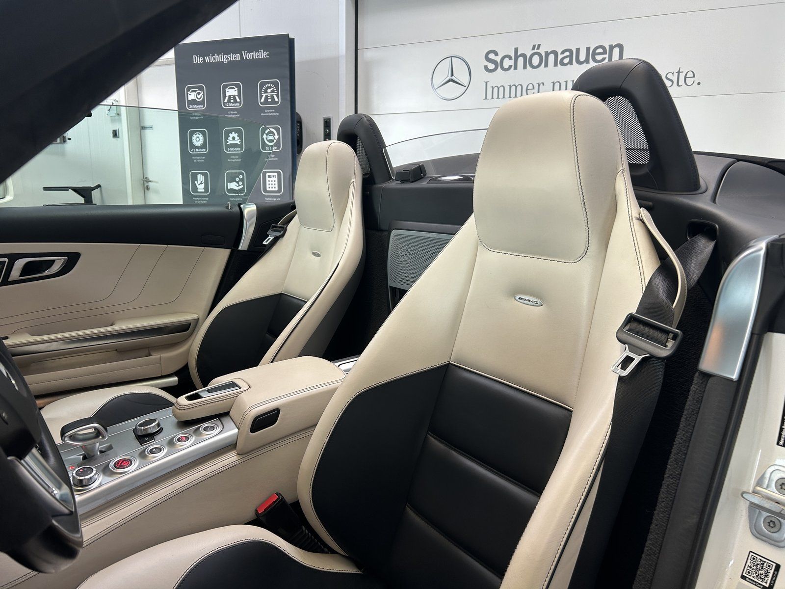 Fahrzeugabbildung Mercedes-Benz SLS AMG Roadster DESIGNO+B&O+KAMERA