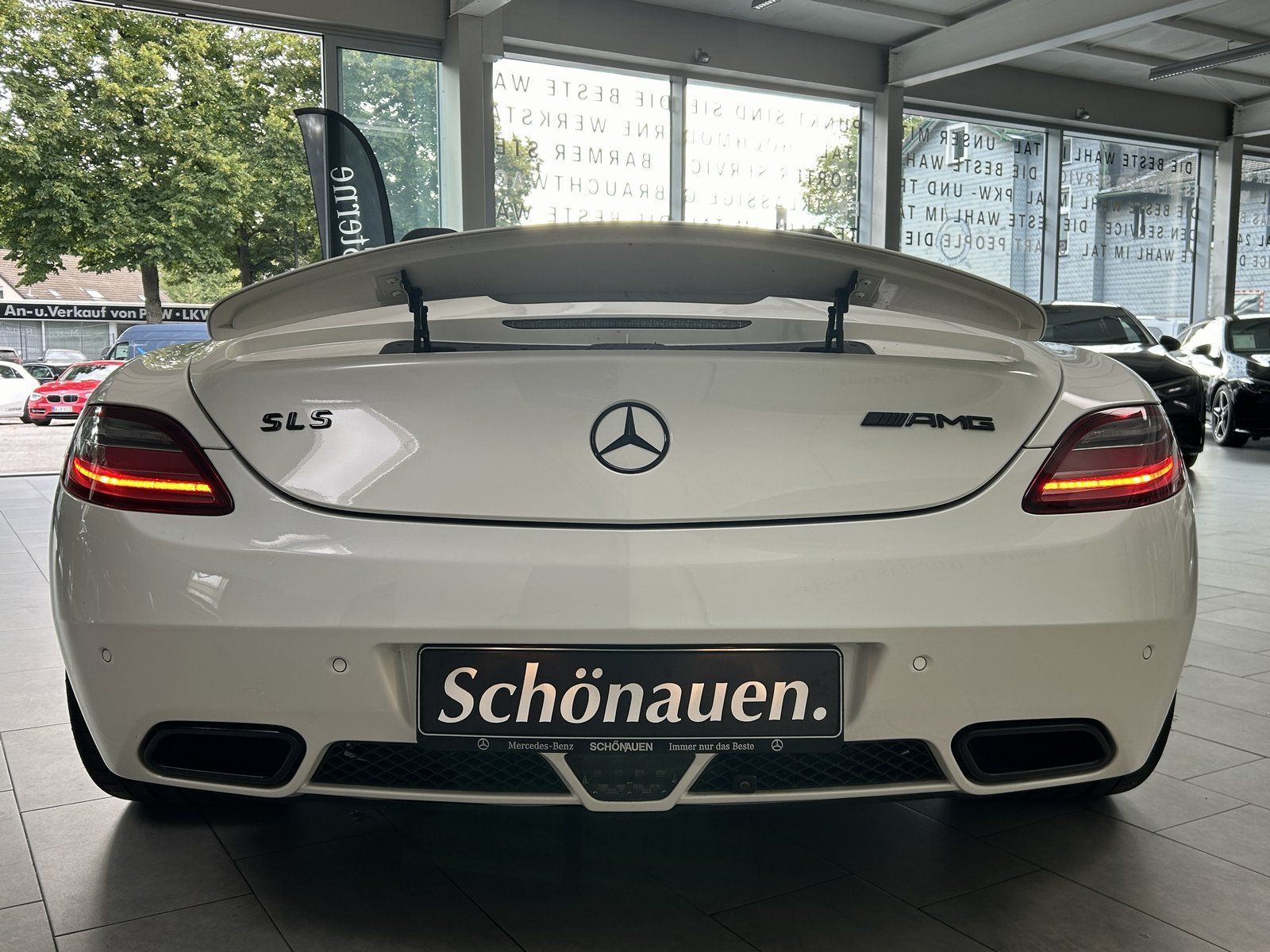 Fahrzeugabbildung Mercedes-Benz SLS AMG Roadster DESIGNO+B&O+KAMERA