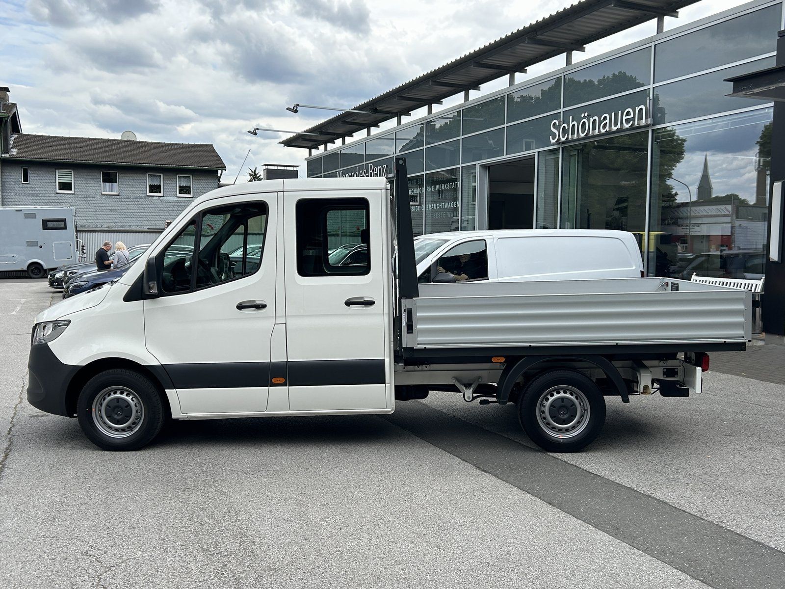 Fahrzeugabbildung Mercedes-Benz Sprinter 315 Doka Pritsche 3665 STDHZ.+AHK+MBUX