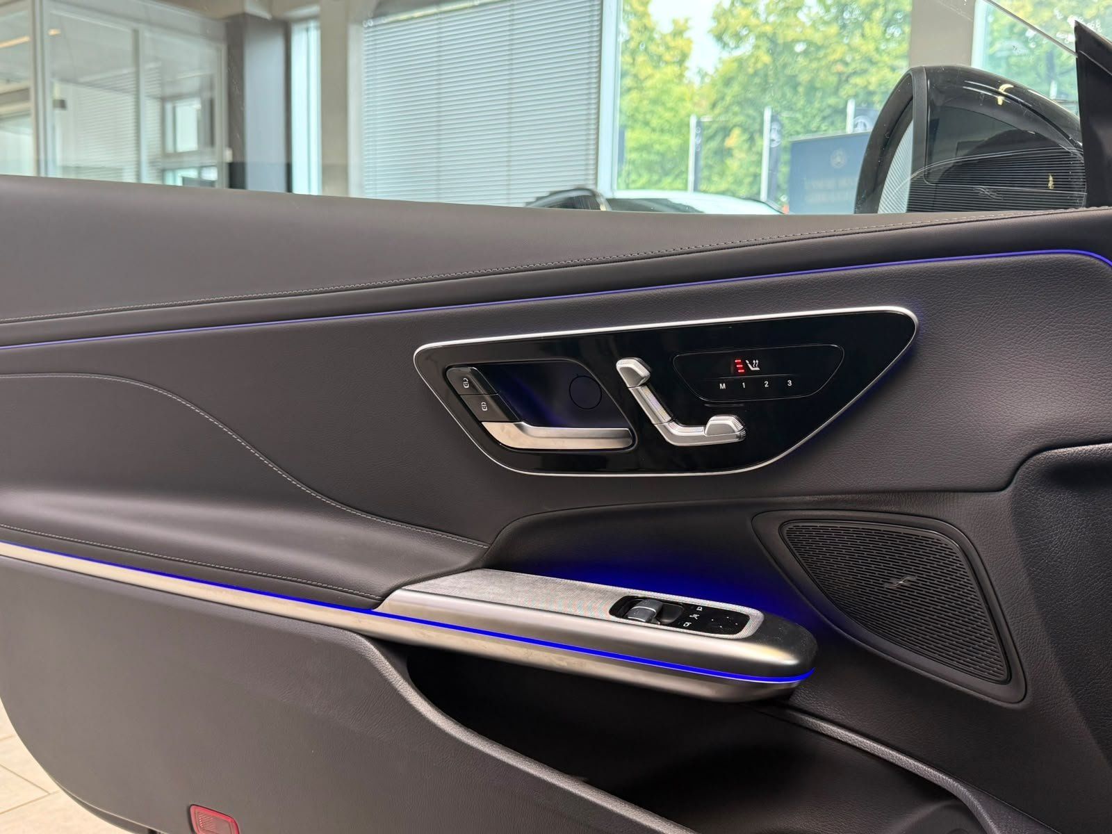Fahrzeugabbildung Mercedes-Benz CLE 300 4M Coupé AMG+PANO+DISTR+NIGHT+MEMORY+AHK