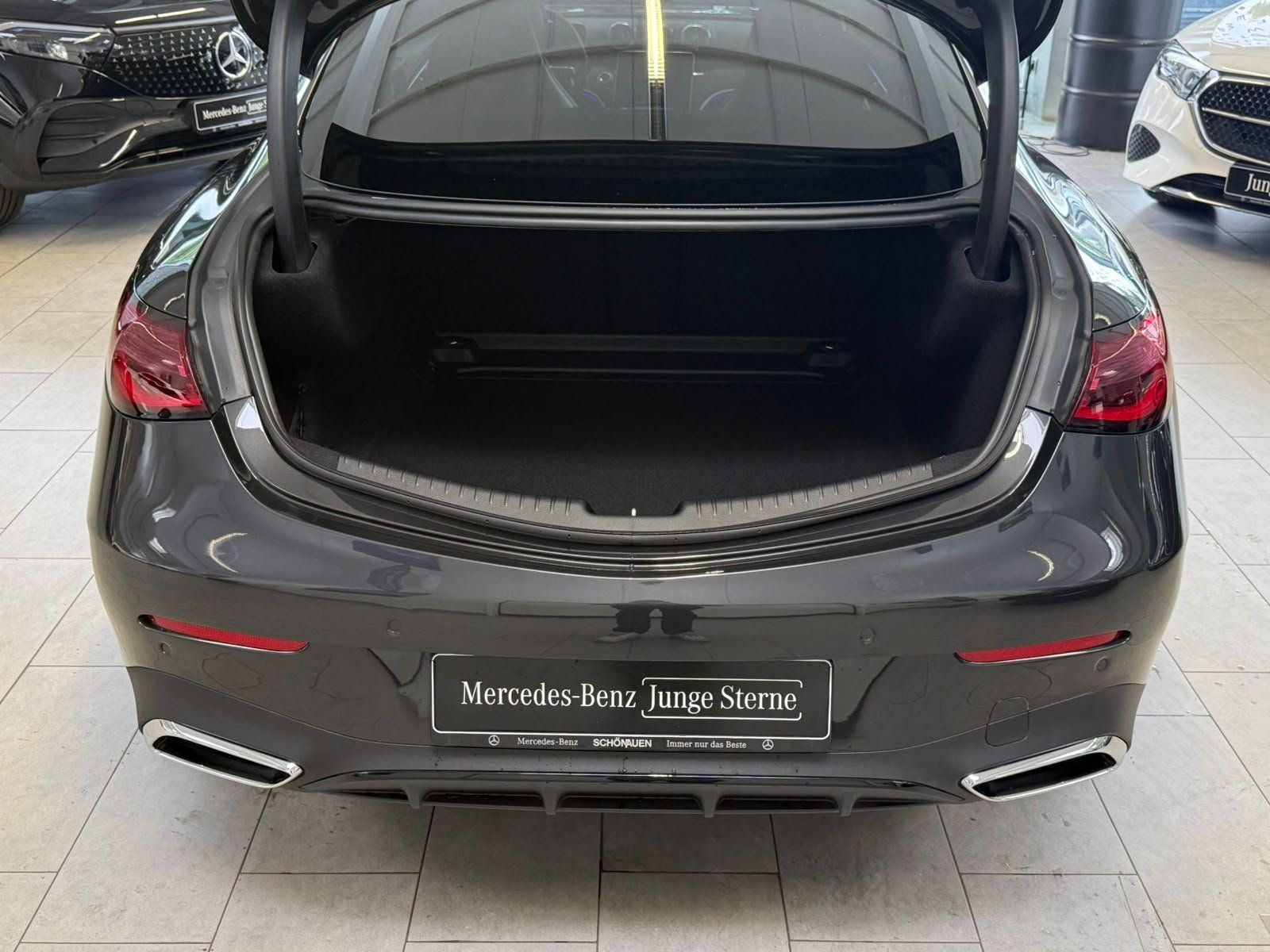Fahrzeugabbildung Mercedes-Benz CLE 300 4M Coupé AMG+PANO+DISTR+NIGHT+MEMORY+AHK