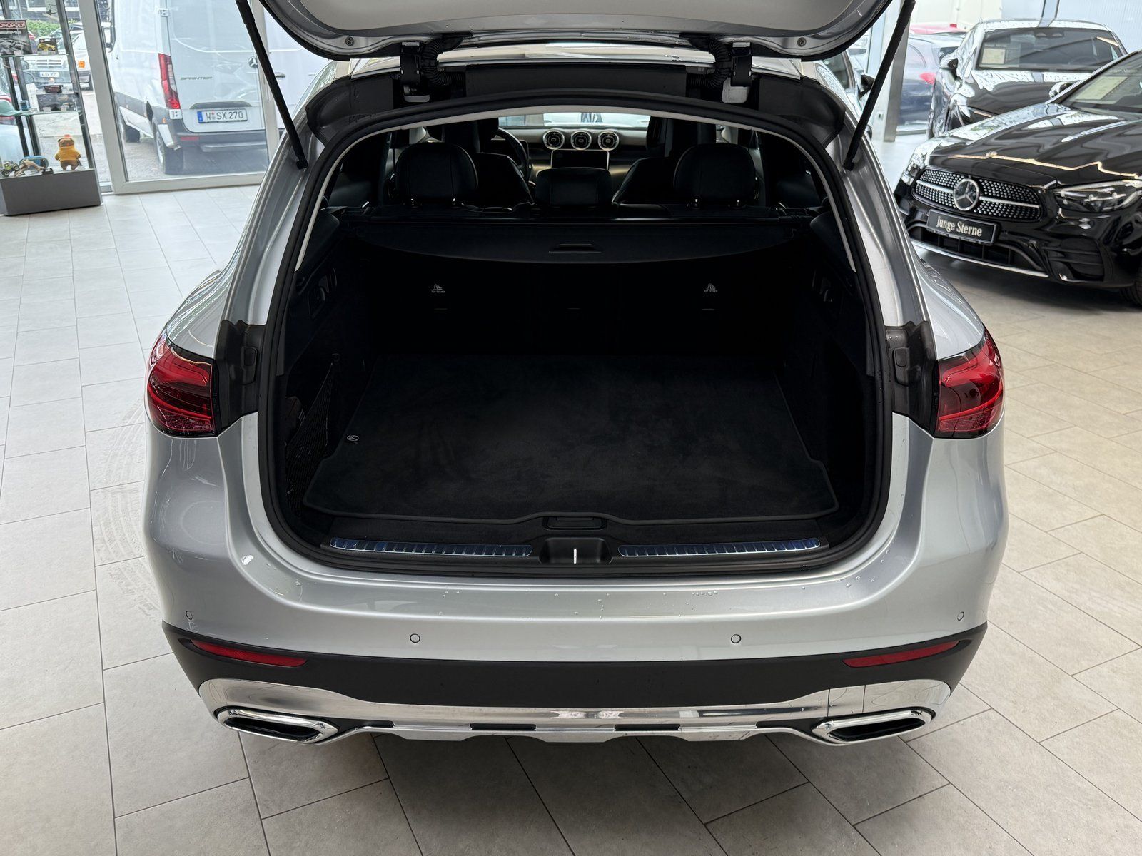 Fahrzeugabbildung Mercedes-Benz GLC 200 4MATIC Avantgarde-Adv-Plus+DISTRO+WINTER