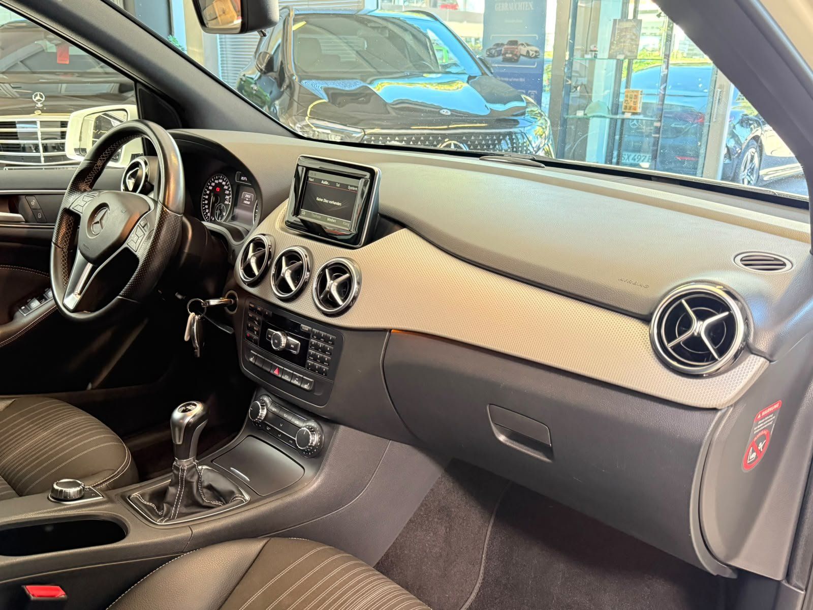 Fahrzeugabbildung Mercedes-Benz B 180 CDI BIXENON+AHK+KAMERA+SITZHZ+KLIMA+PTS