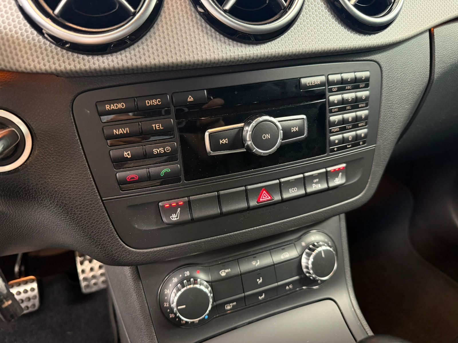 Fahrzeugabbildung Mercedes-Benz B 180 CDI BIXENON+AHK+KAMERA+SITZHZ+KLIMA+PTS