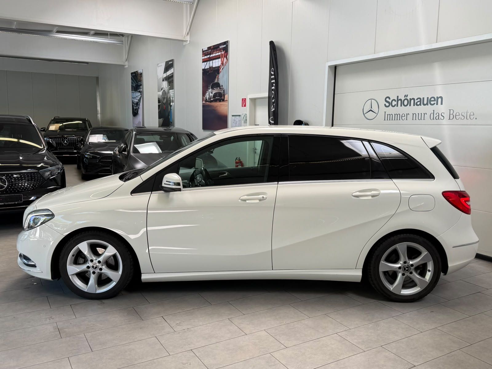 Fahrzeugabbildung Mercedes-Benz B 180 CDI BIXENON+AHK+KAMERA+SITZHZ+KLIMA+PTS