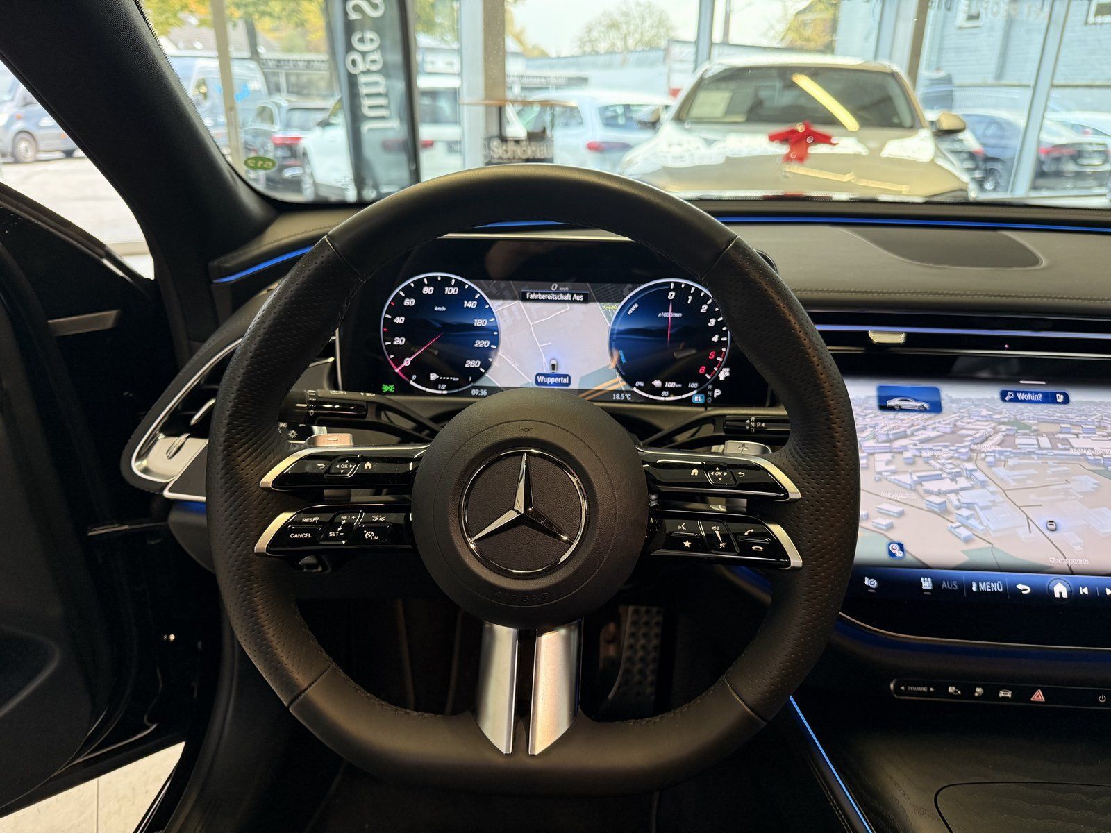 Fahrzeugabbildung Mercedes-Benz E 300 de AMG ADVANCEDPLUS+DISTRONIC+AHK+WINTER