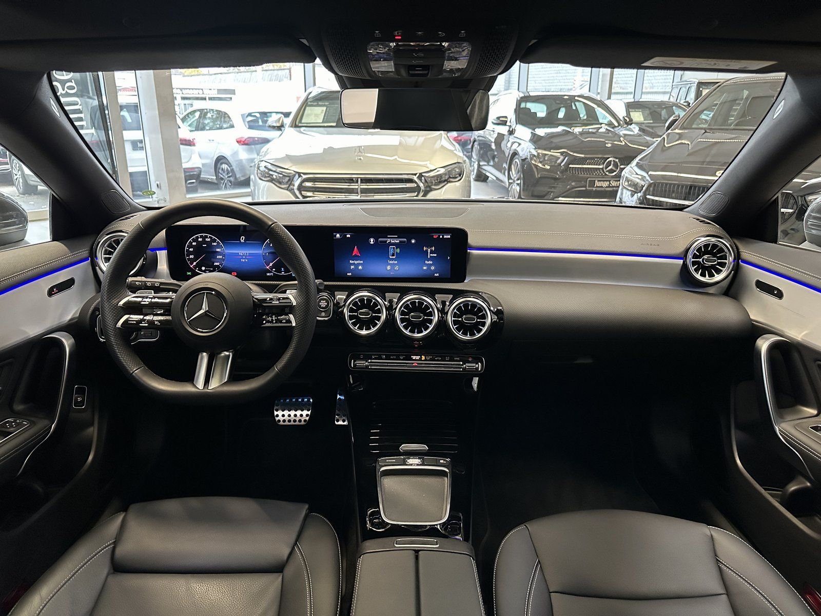 Fahrzeugabbildung Mercedes-Benz CLA 220 d SB FACELIFT AMG PREMIUM+DISTRO+PANO