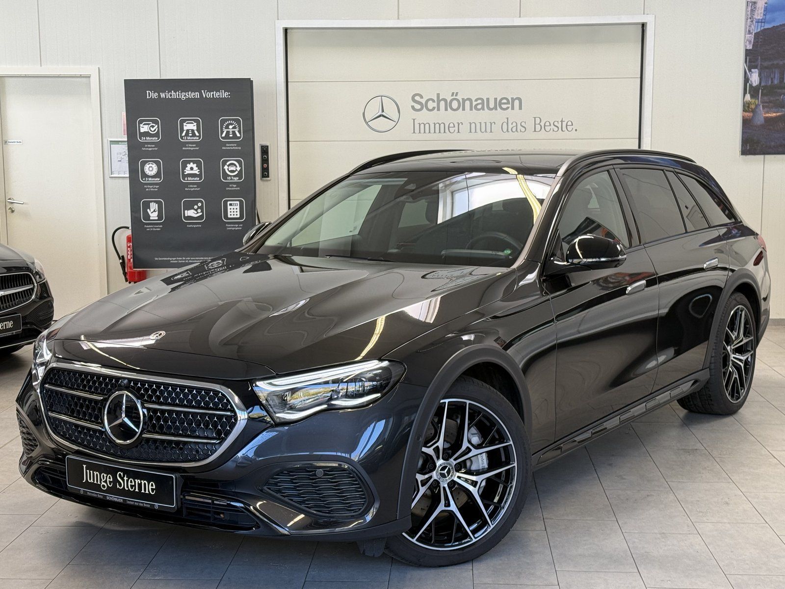 Mercedes-Benz E 220d 4M T All-Terrain AIRMATIC+PANO+AHK+BURM4D