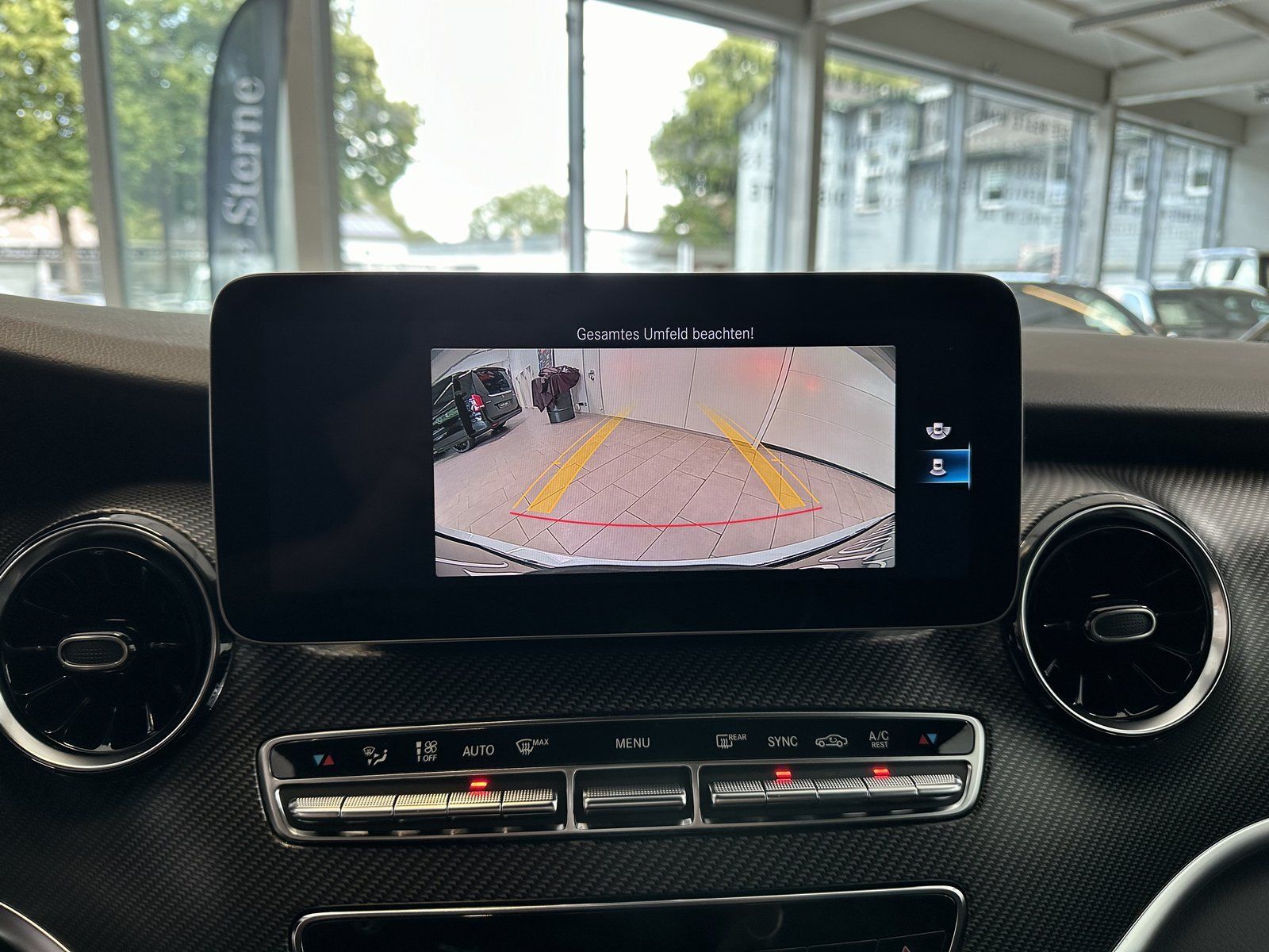 Fahrzeugabbildung Mercedes-Benz V 220d 4Matic lang AMG+AIRMATIC+DISTR+CARPLAY