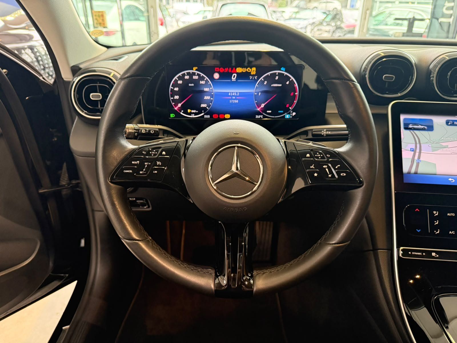Fahrzeugabbildung Mercedes-Benz C 220d T KAMERA+CARPLAY+LED+SPUR+EASYPACK+DAB