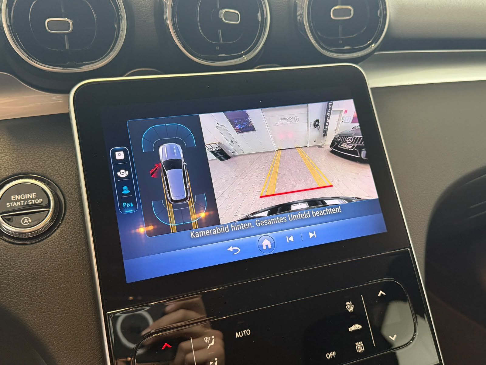 Fahrzeugabbildung Mercedes-Benz C 220d T KAMERA+CARPLAY+LED+SPUR+EASYPACK+DAB