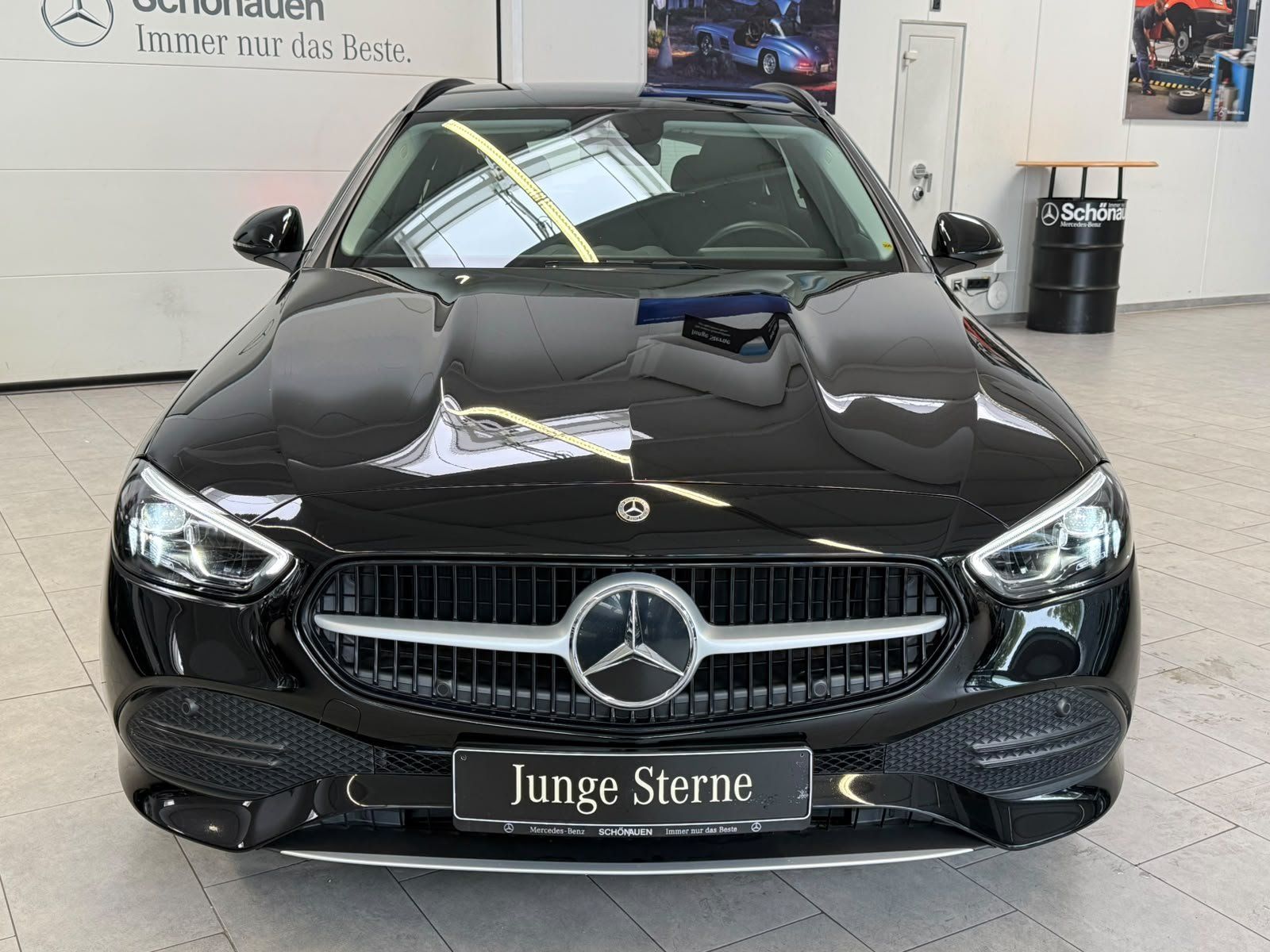 Fahrzeugabbildung Mercedes-Benz C 220d T KAMERA+CARPLAY+LED+SPUR+EASYPACK+DAB