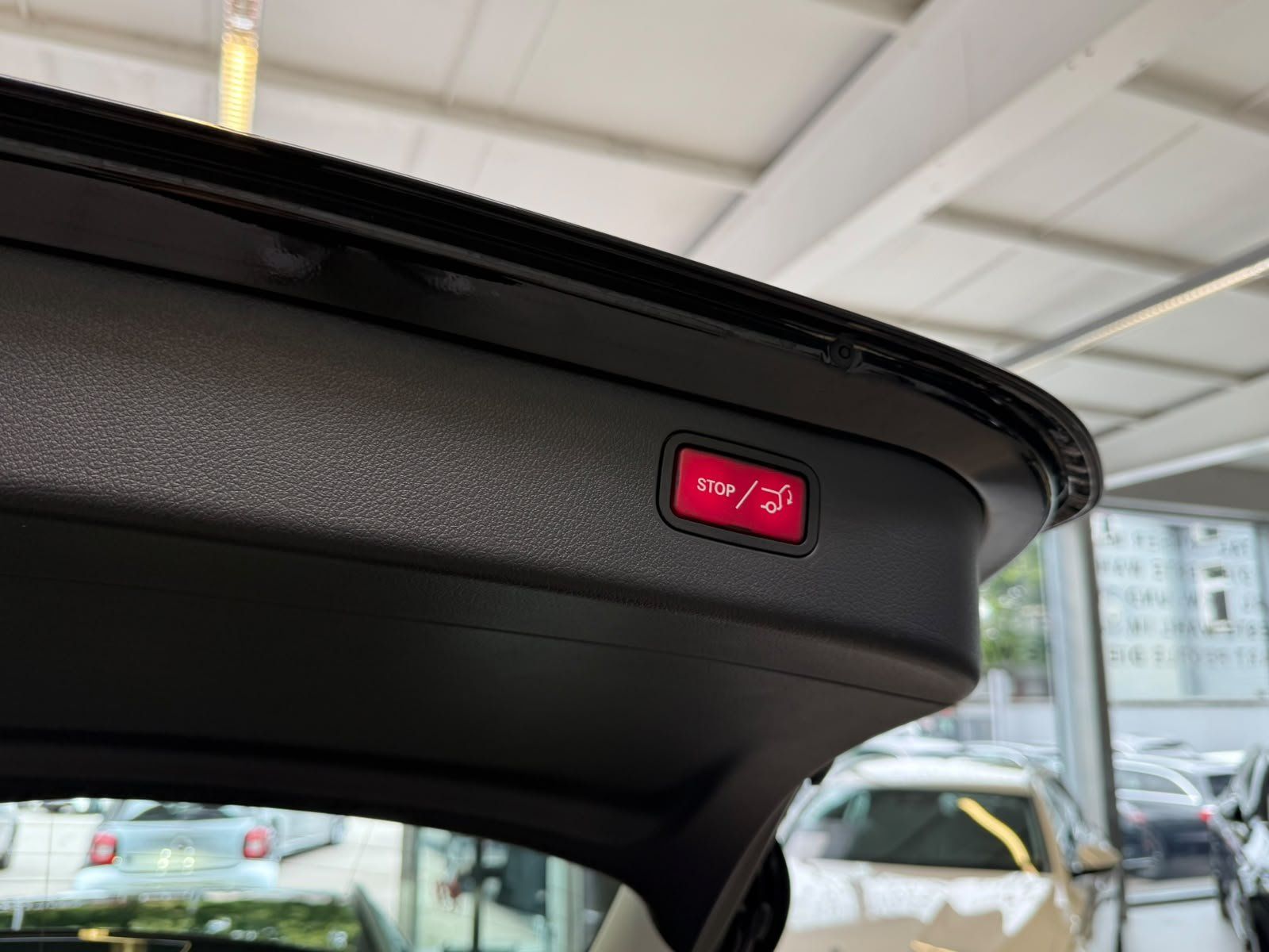Fahrzeugabbildung Mercedes-Benz C 220d T KAMERA+CARPLAY+LED+SPUR+EASYPACK+DAB