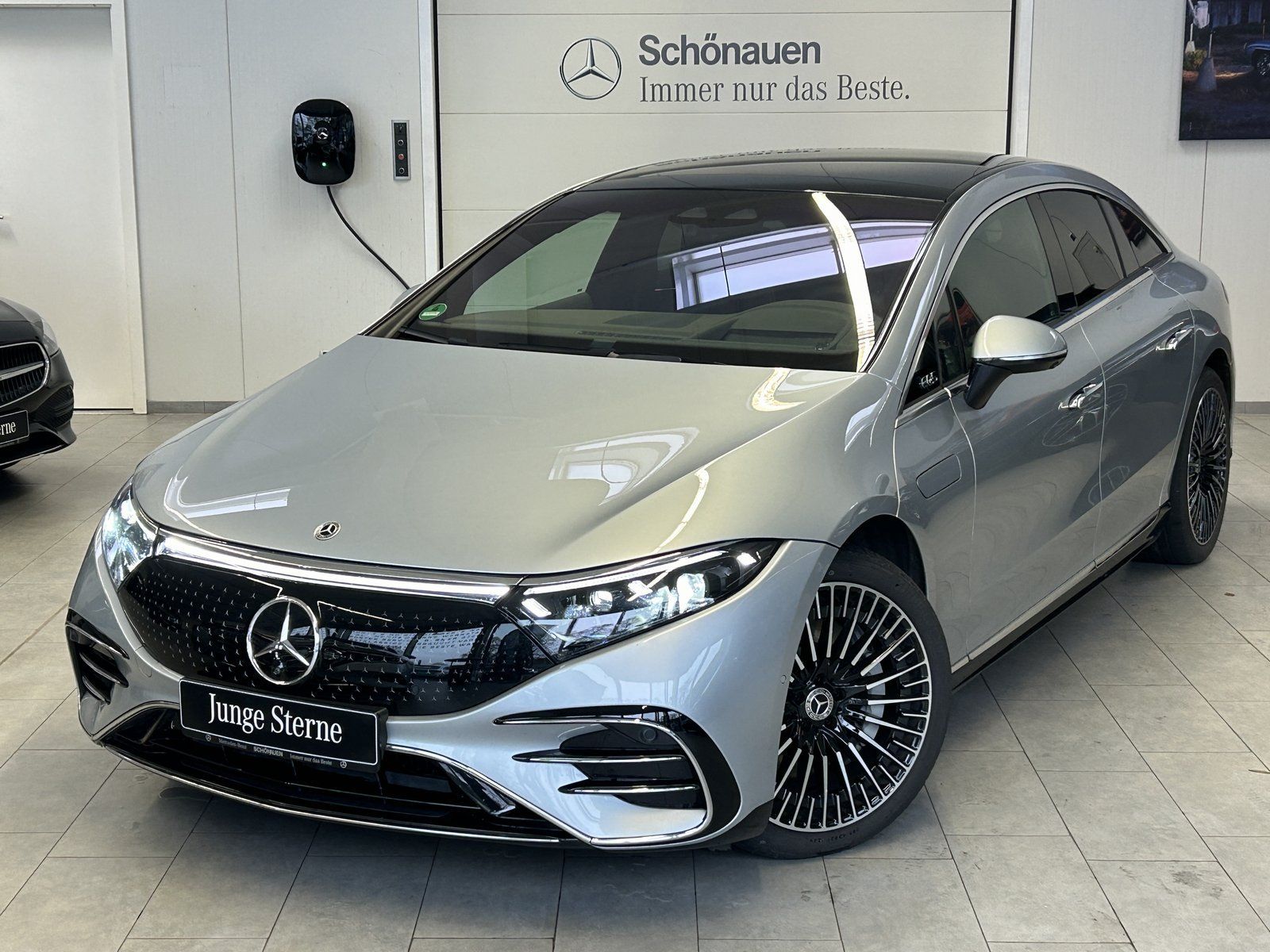 Fahrzeugabbildung Mercedes-Benz EQS 580 4M AMG+CARBON+AIRMATIC+PANO+DISTR+BURMES