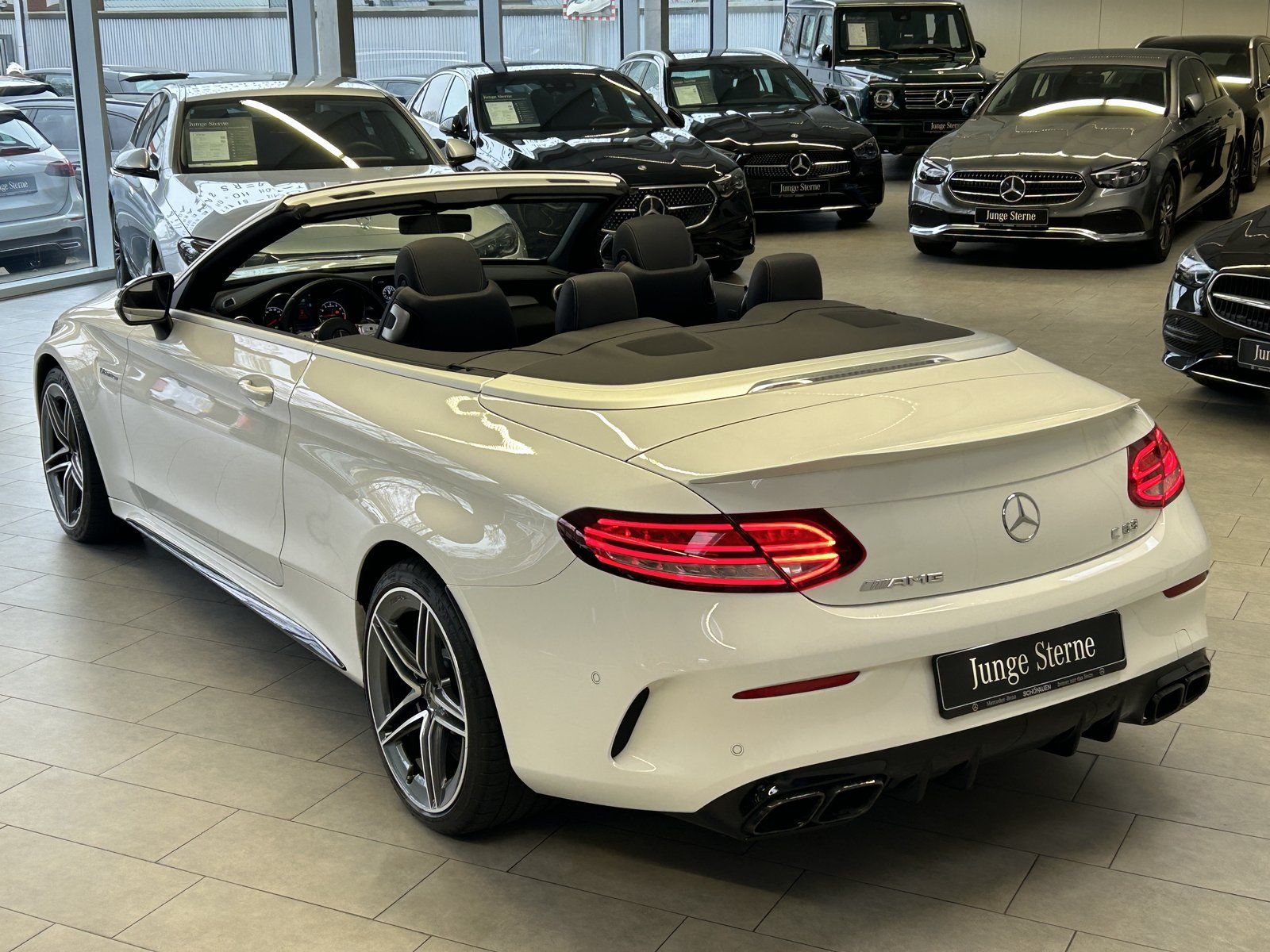 Fahrzeugabbildung Mercedes-Benz C 63 Cabrio NIGHT+PERF.ABGAS+LED+TOTW+CARPL.+IWC