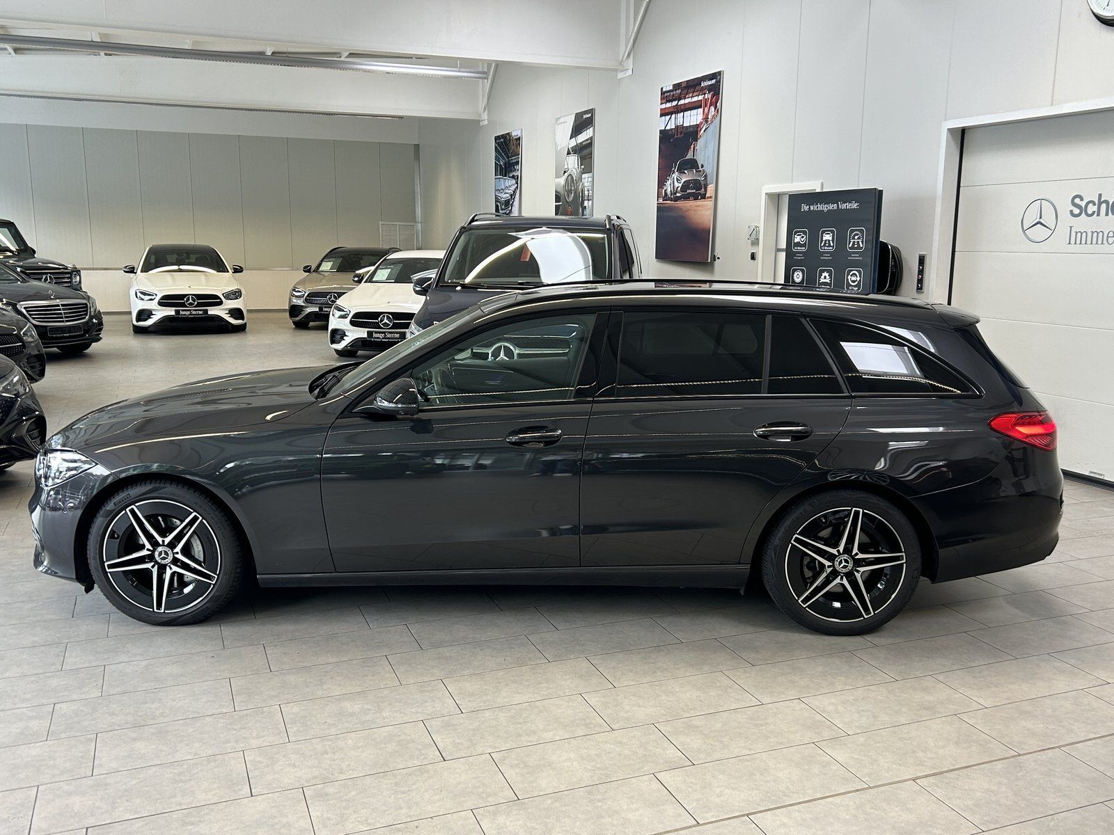 Fahrzeugabbildung Mercedes-Benz C 300 4MATIC T AMG 18"+PANO+DISTRONIC+360°+