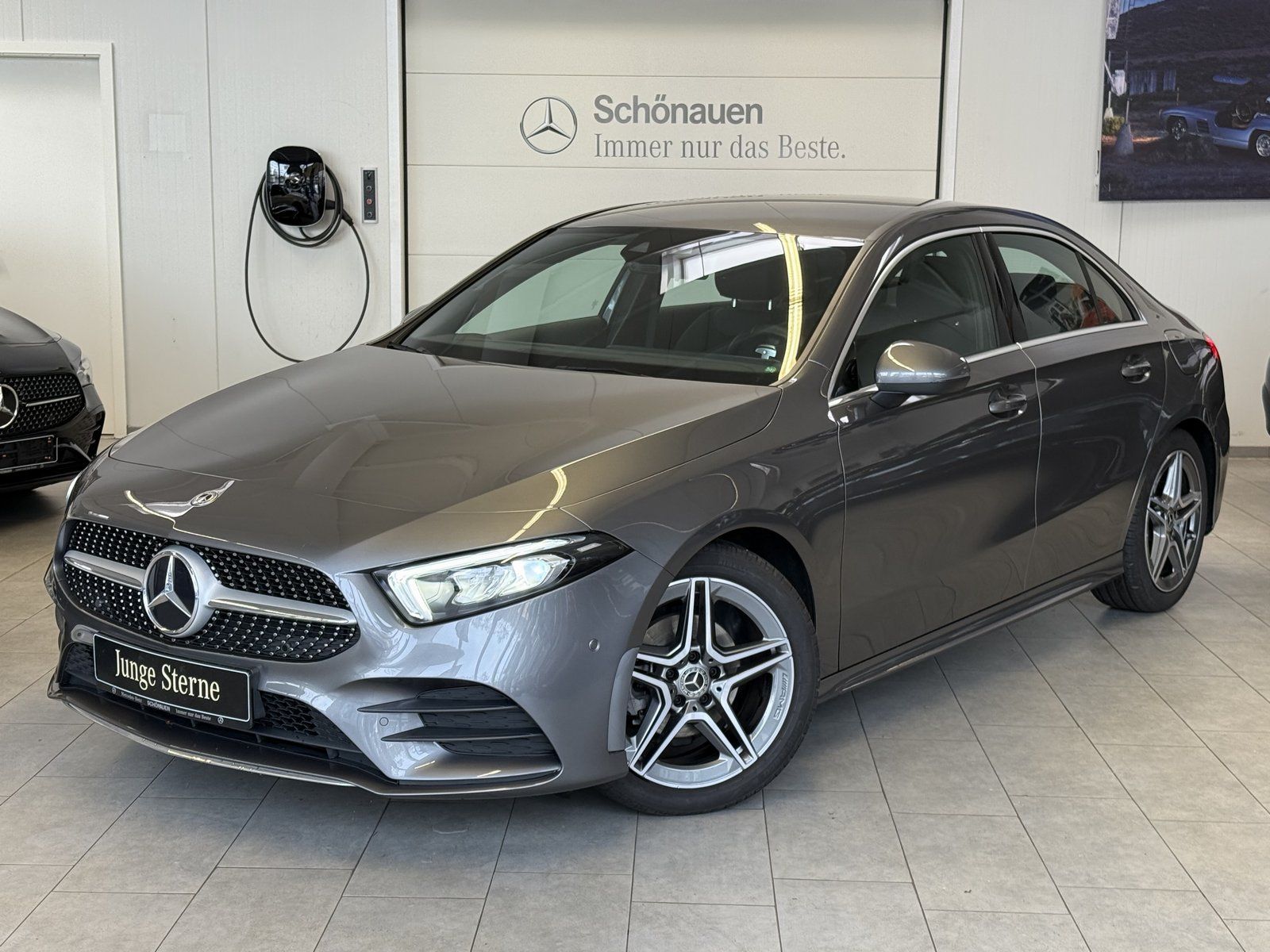 Mercedes-Benz A 180 AMG+KAMERA+LED+CARPLAY+SPUR+SHZ+DAB+THERMA