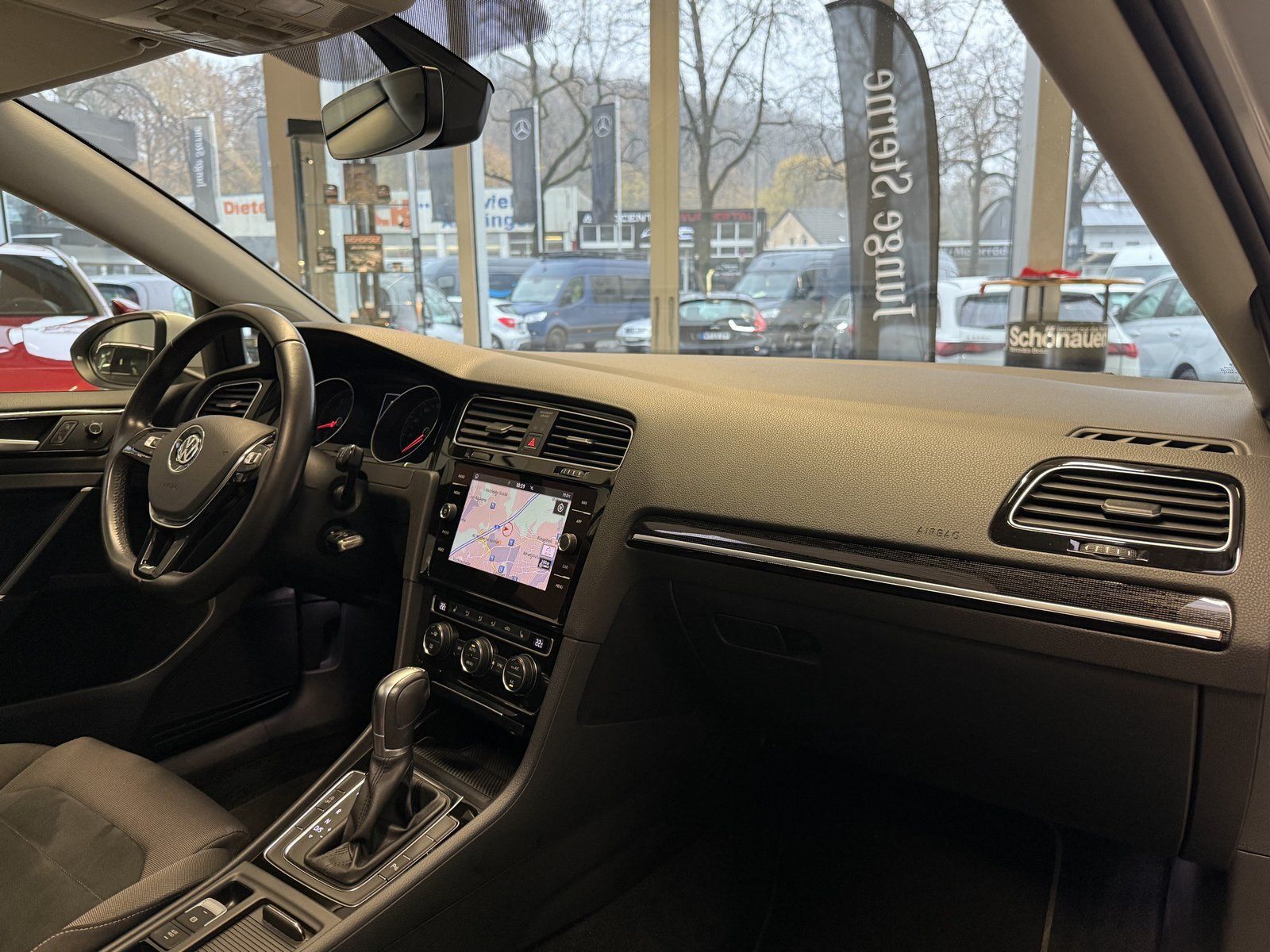 Fahrzeugabbildung Volkswagen Golf VII 1.4 TSI BMT Highline DSG+PANO+PDC