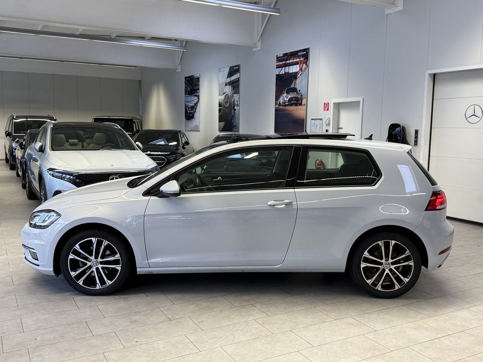 Fahrzeugabbildung Volkswagen Golf VII 1.4 TSI BMT Highline DSG+PANO+PDC