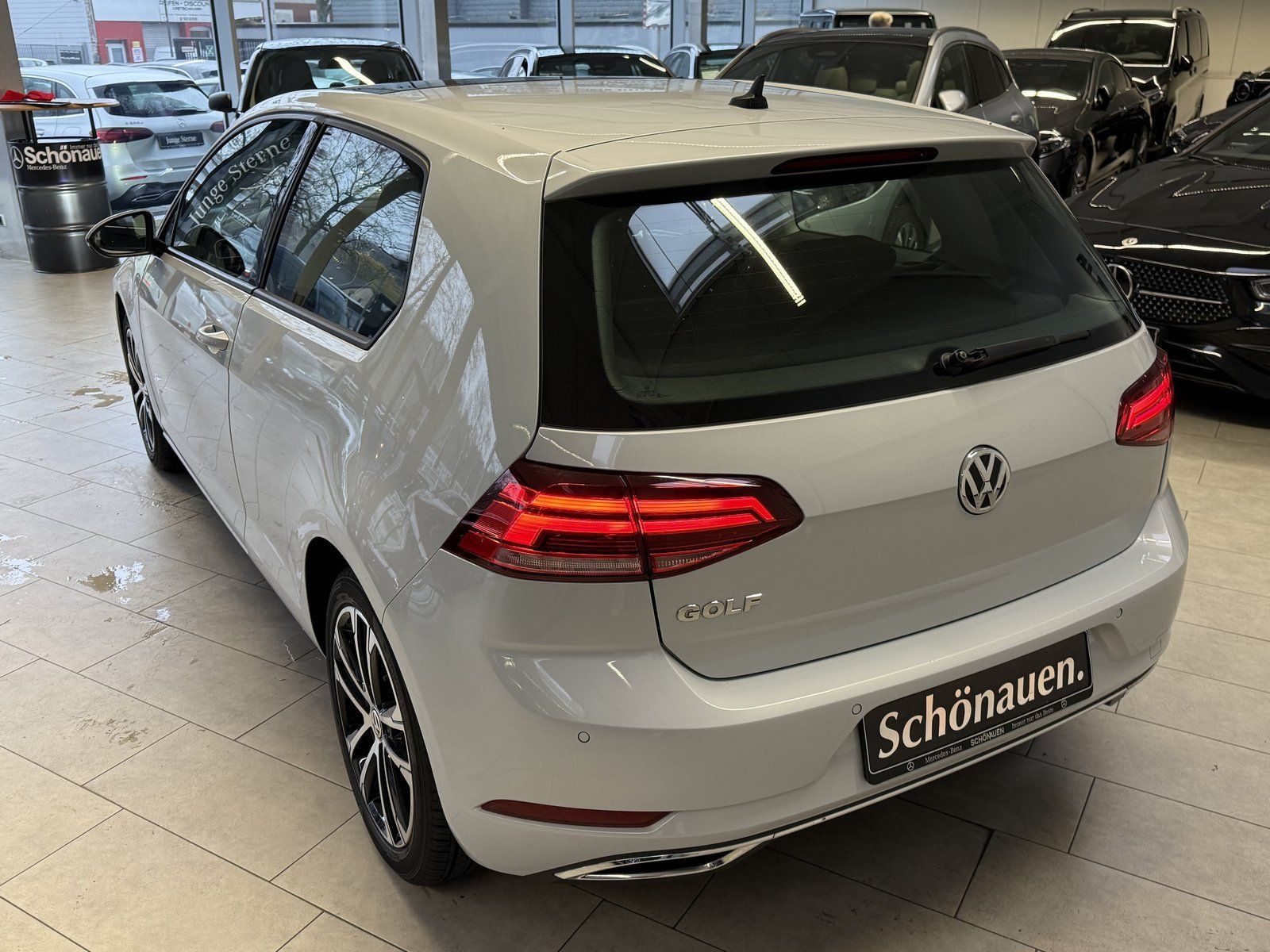 Fahrzeugabbildung Volkswagen Golf VII 1.4 TSI BMT Highline DSG+PANO+PDC