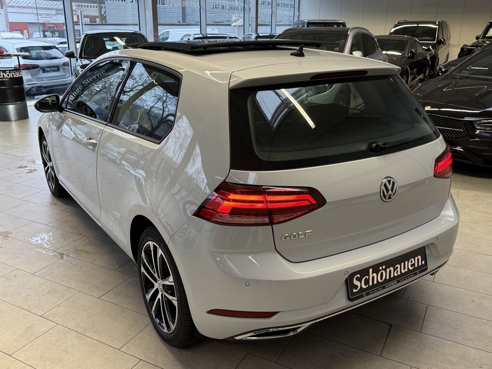 Fahrzeugabbildung Volkswagen Golf VII 1.4 TSI BMT Highline DSG+PANO+PDC