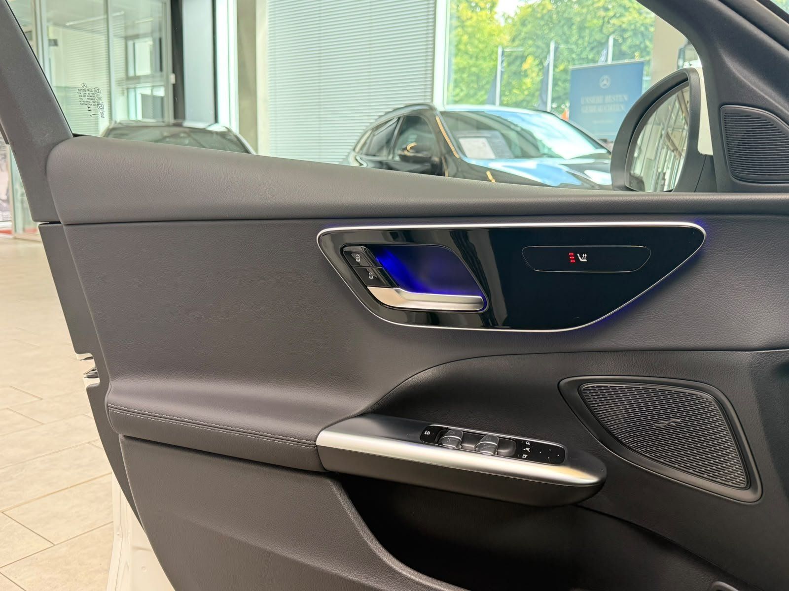 Fahrzeugabbildung Mercedes-Benz C 200 T Avantgarde CARPLAY+360°+TOTW.+LED+DAB