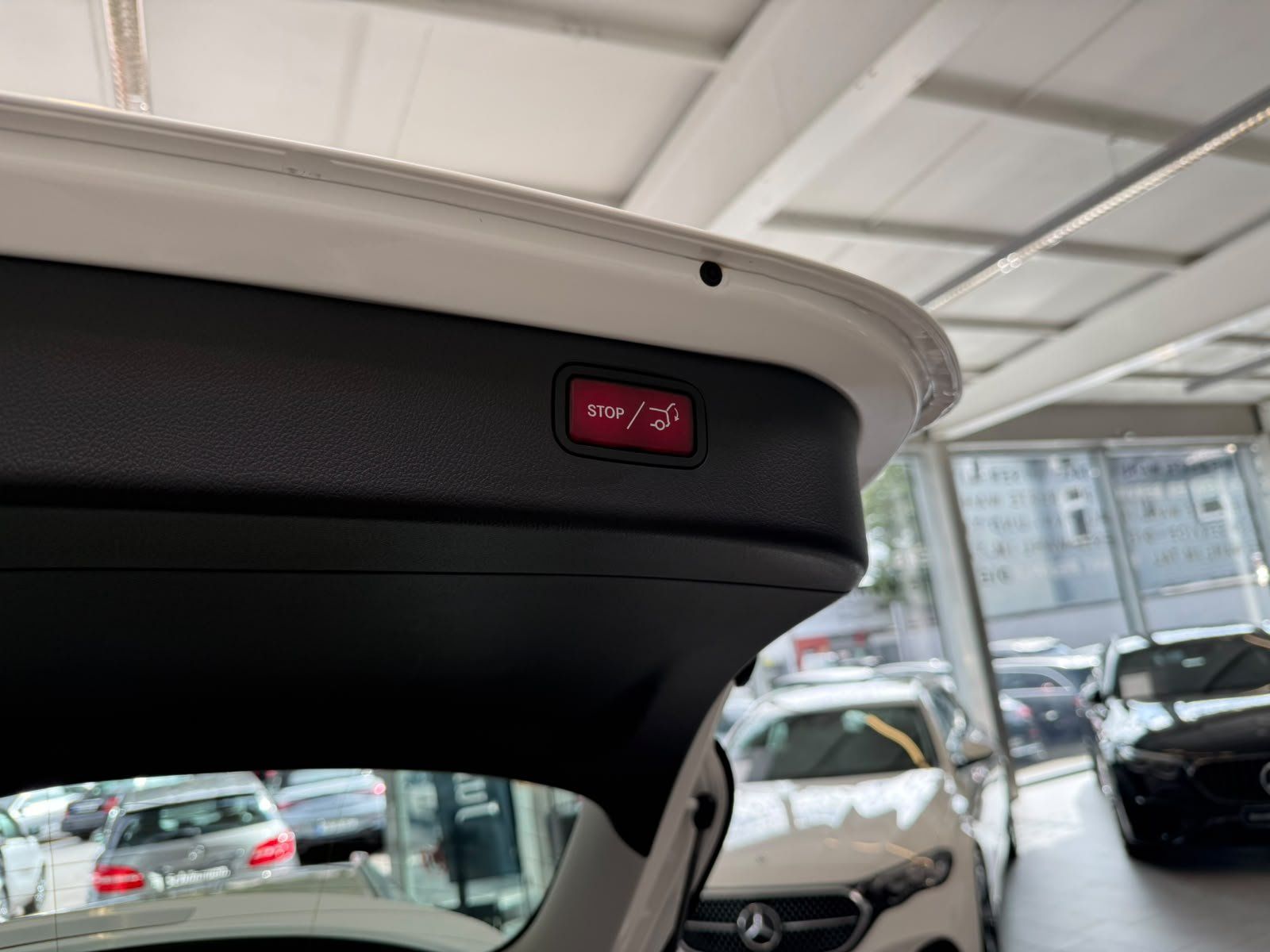 Fahrzeugabbildung Mercedes-Benz C 200 T Avantgarde CARPLAY+360°+TOTW.+LED+DAB