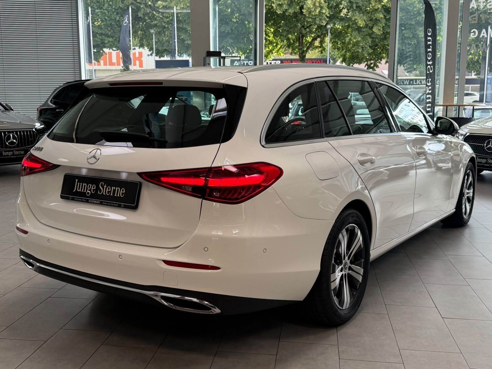 Fahrzeugabbildung Mercedes-Benz C 200 T Avantgarde CARPLAY+360°+TOTW.+LED+DAB
