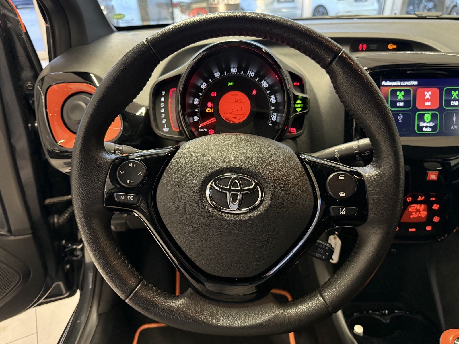 Fahrzeugabbildung Toyota Aygo 1.0 x-JBL KAMERA+x-touch+JBL+Lichtassistent