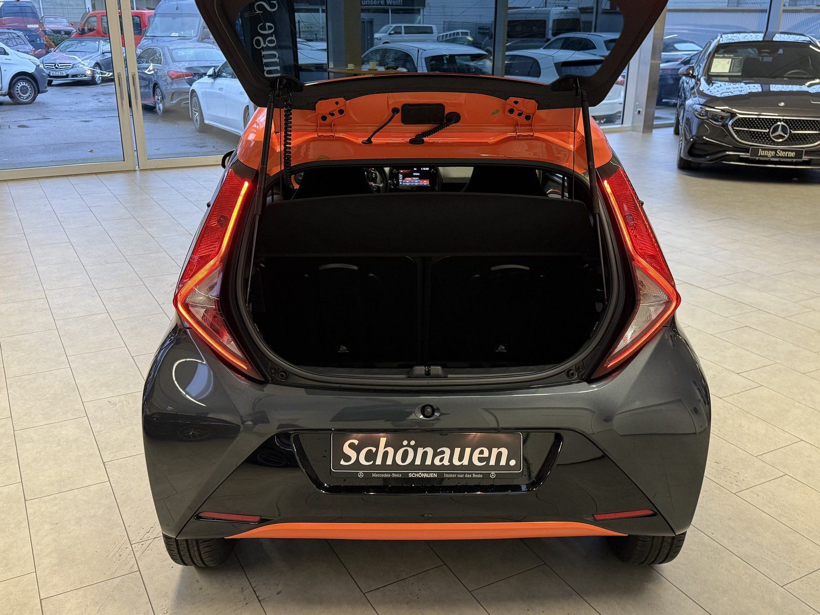 Fahrzeugabbildung Toyota Aygo 1.0 x-JBL KAMERA+x-touch+JBL+Lichtassistent