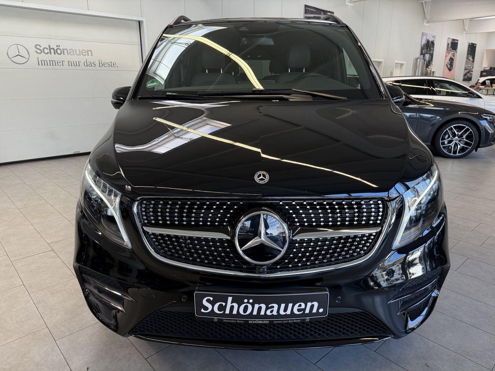 Fahrzeugabbildung Mercedes-Benz V 300 d AMG EAV/L 4x4 AIRMAT+NAPPA+TISCH+MEMORY