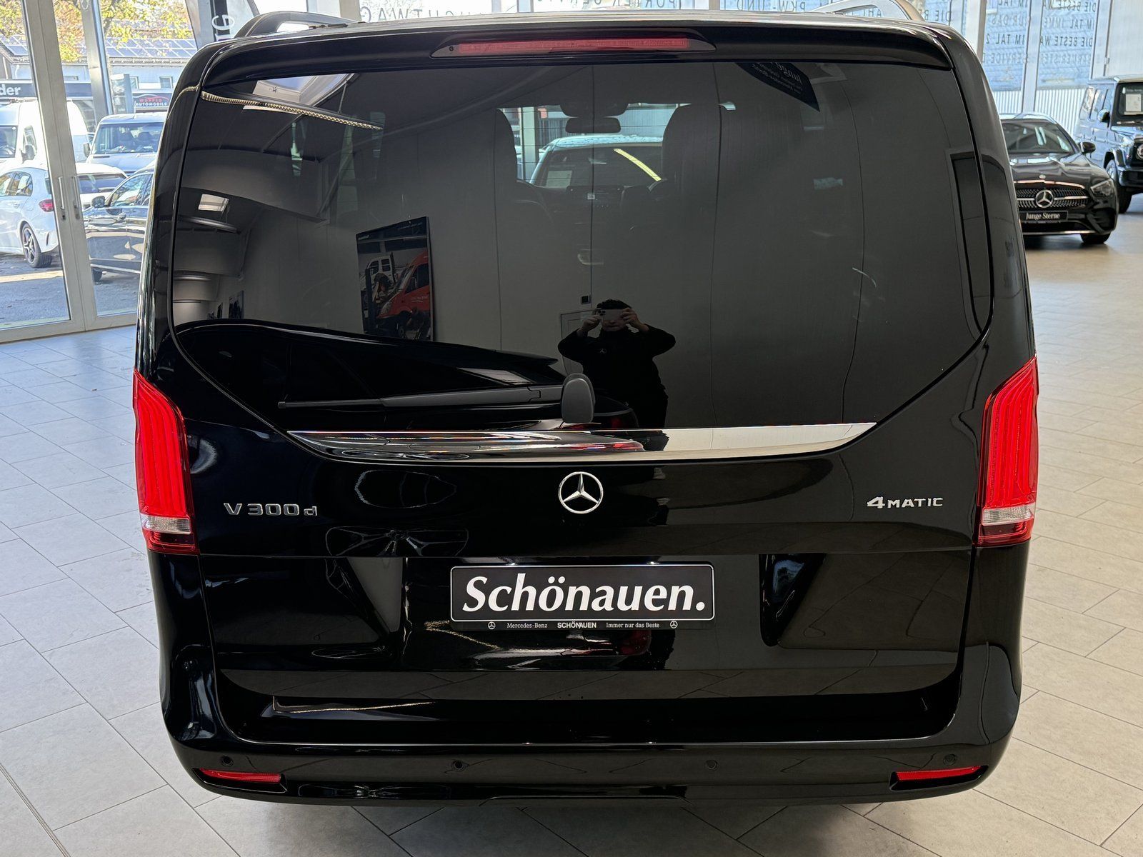 Fahrzeugabbildung Mercedes-Benz V 300 d AMG EAV/L 4x4 AIRMAT+NAPPA+TISCH+MEMORY