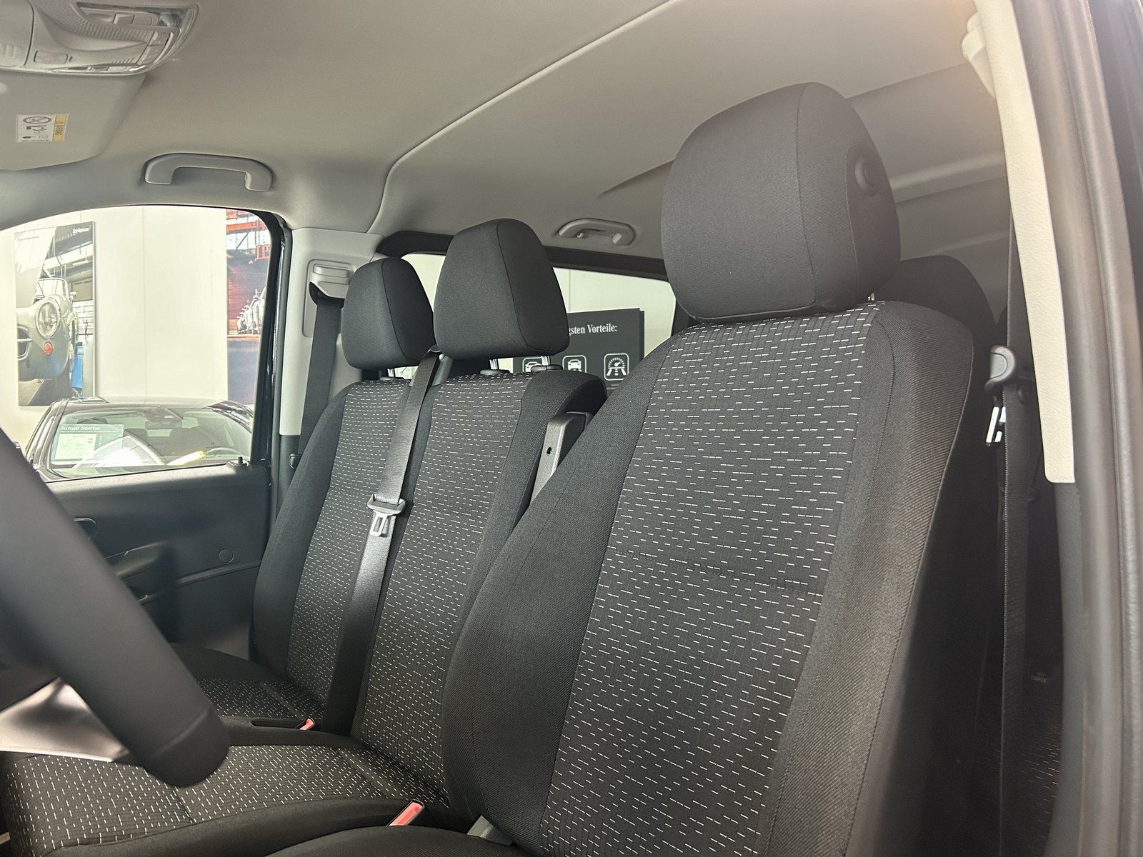 Fahrzeugabbildung Mercedes-Benz Vito Tourer PRO 114 MOPF+MBUX+SHZ+9 Sitze+DISTRO