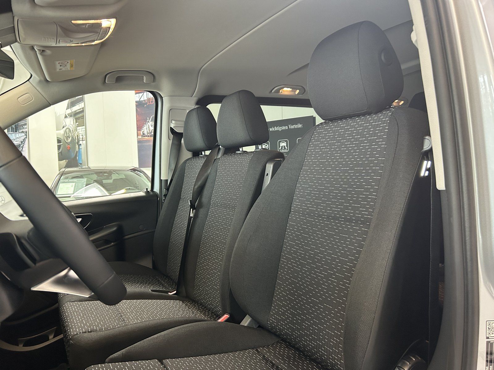 Fahrzeugabbildung Mercedes-Benz Vito Tourer PRO 114 MOPF+MBUX+SHZ+9 Sitze+DISTRO