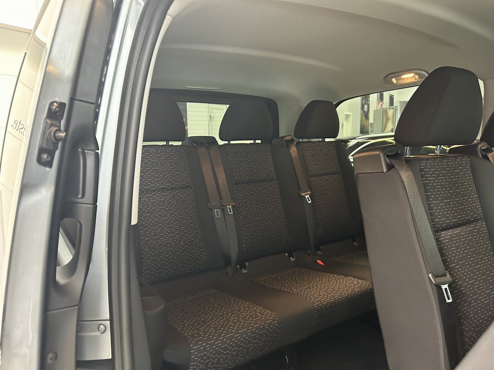 Fahrzeugabbildung Mercedes-Benz Vito Tourer PRO 114 MOPF+extralang 9 Sitz+DISTRO