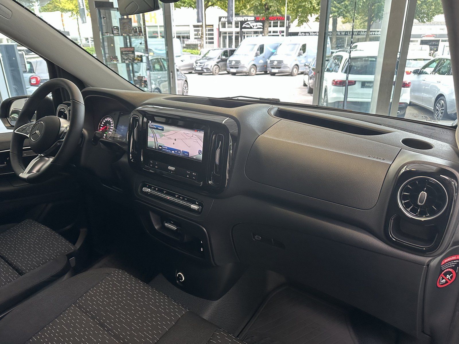 Fahrzeugabbildung Mercedes-Benz Vito Tourer PRO 114 MOPF+extralang 9 Sitz+DISTRO