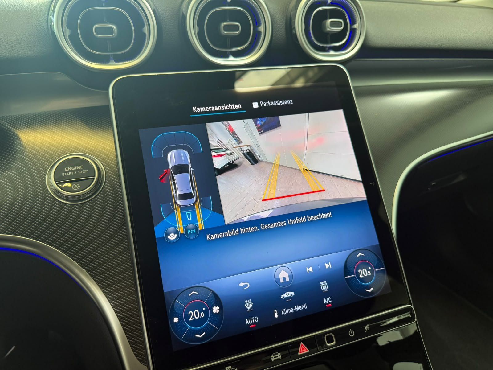 Fahrzeugabbildung Mercedes-Benz C 200 PANO+MEMORY+LED+KAMERA+TOTW.+CARPLAY+DAB