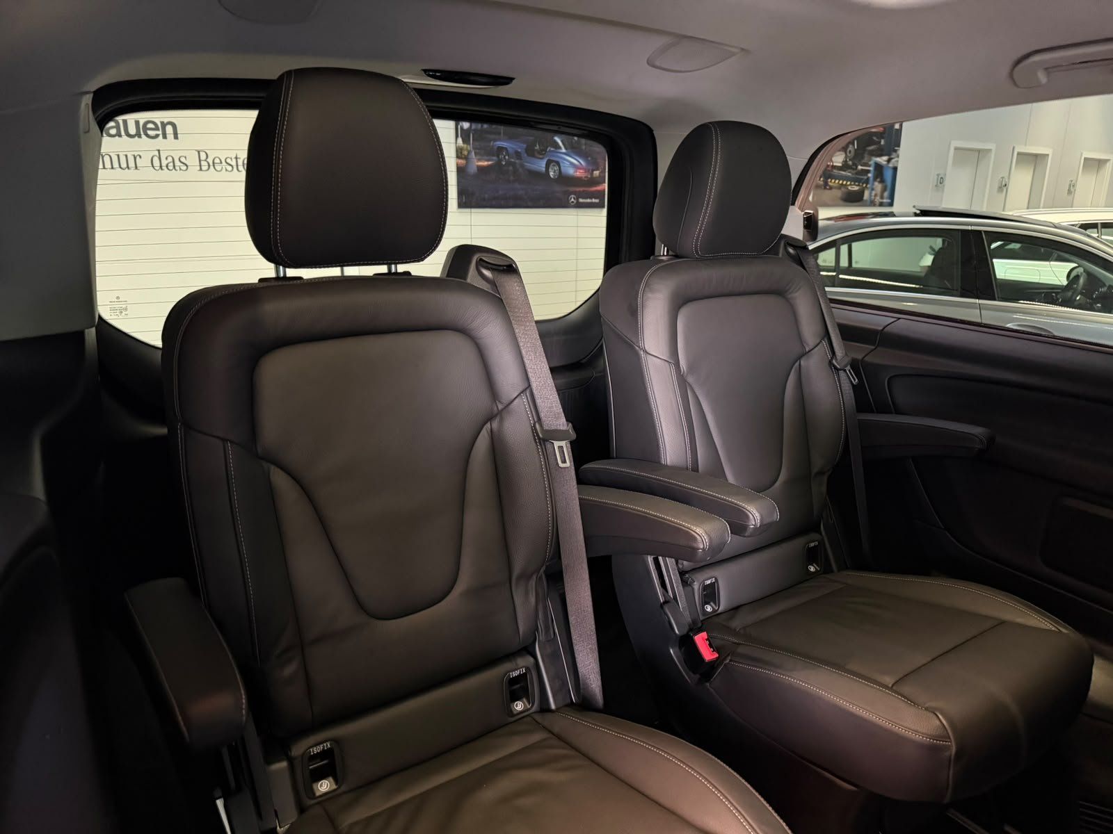 Fahrzeugabbildung Mercedes-Benz V 250d EDITION lang COMAND+PANO+BURM+STDHZ+AHK