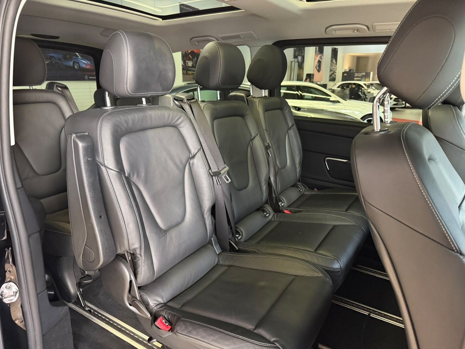Fahrzeugabbildung Mercedes-Benz V 250d EDITION lang COMAND+PANO+BURM+STDHZ+AHK