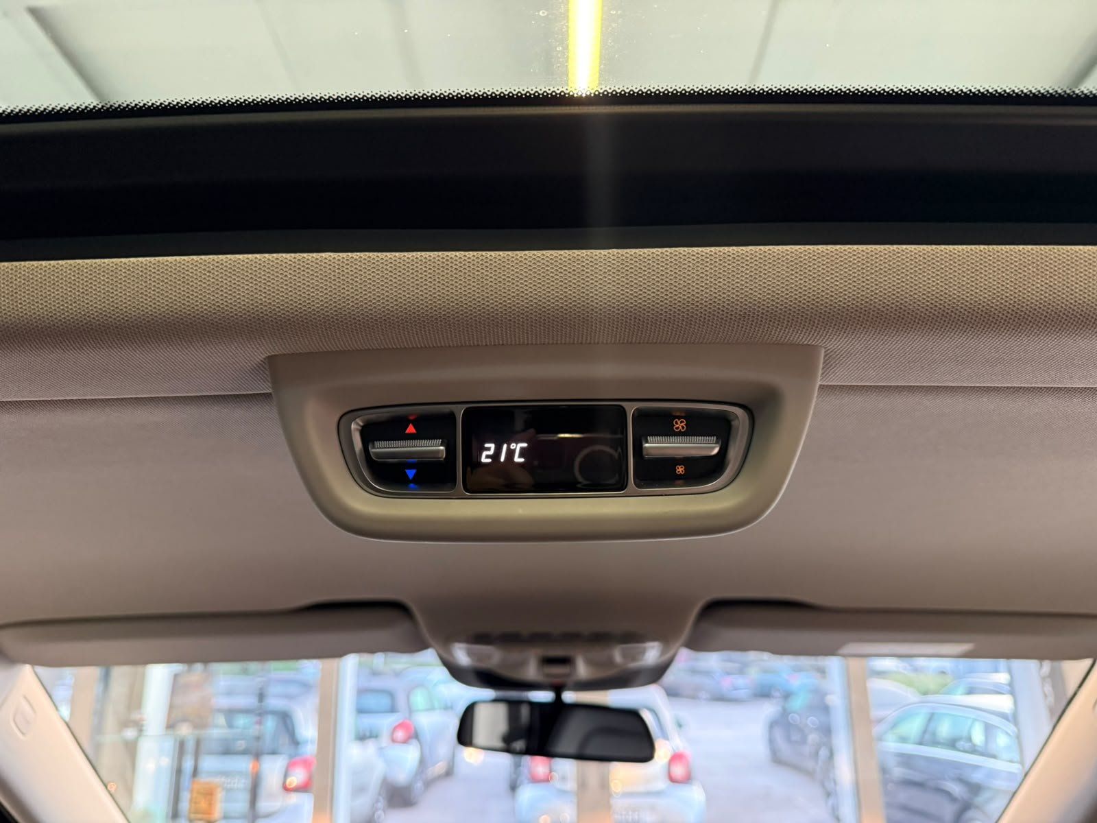Fahrzeugabbildung Mercedes-Benz V 250d EDITION lang COMAND+PANO+BURM+STDHZ+AHK