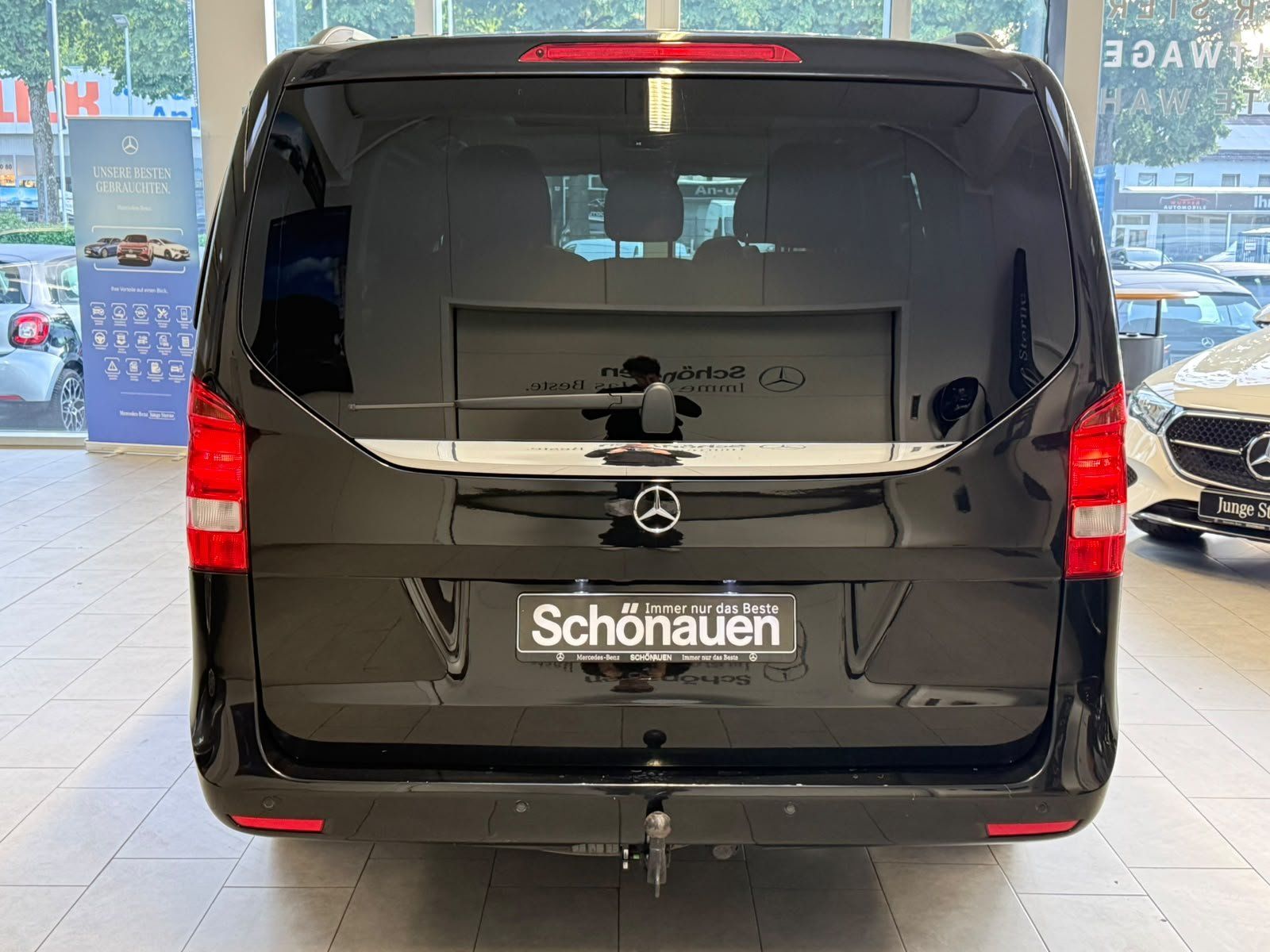 Fahrzeugabbildung Mercedes-Benz V 250d EDITION lang COMAND+PANO+BURM+STDHZ+AHK