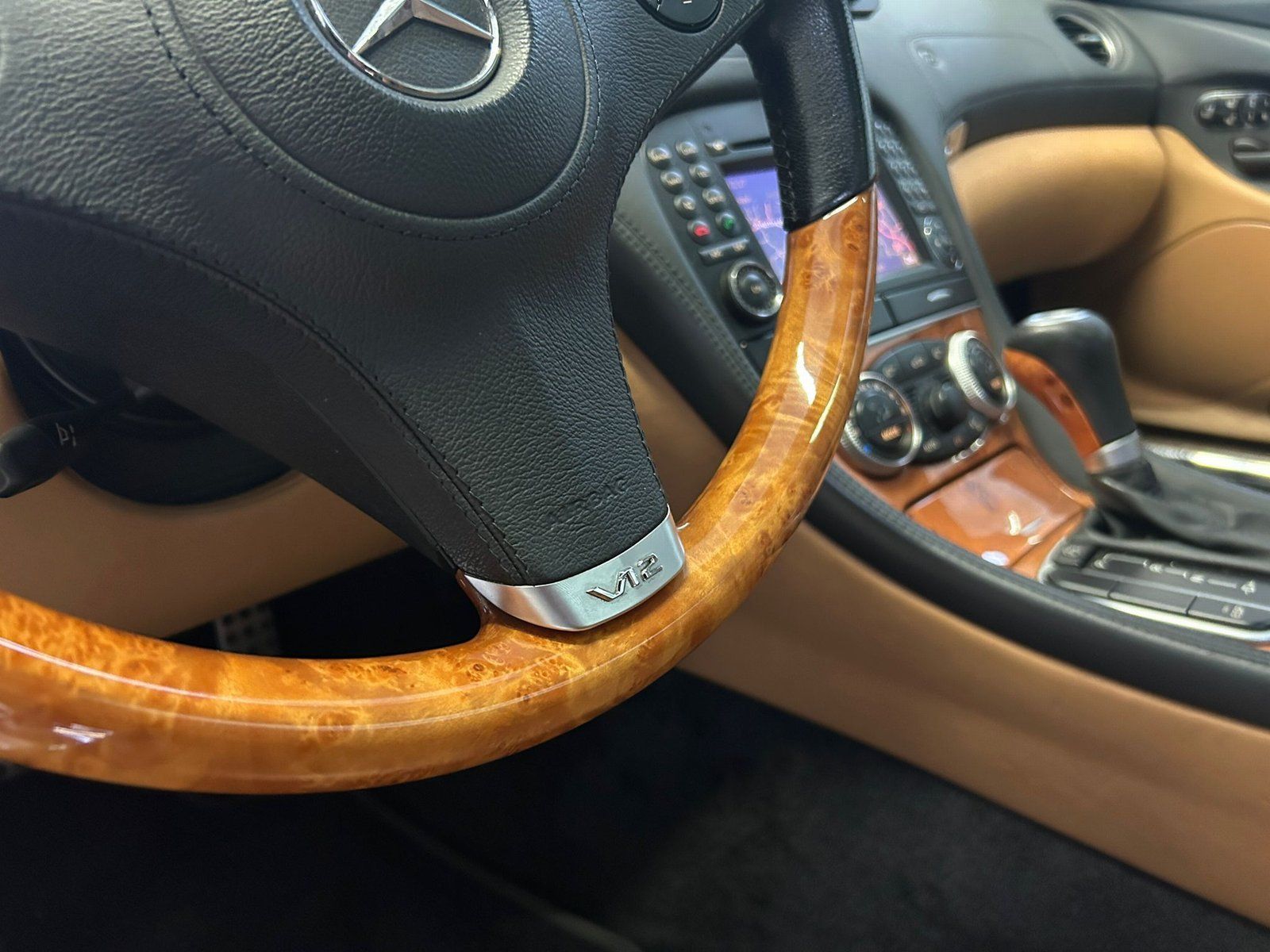 Fahrzeugabbildung Mercedes-Benz SL 600 Roadster COMAND+PANO+ABC+BOSE+SITZKLIMA