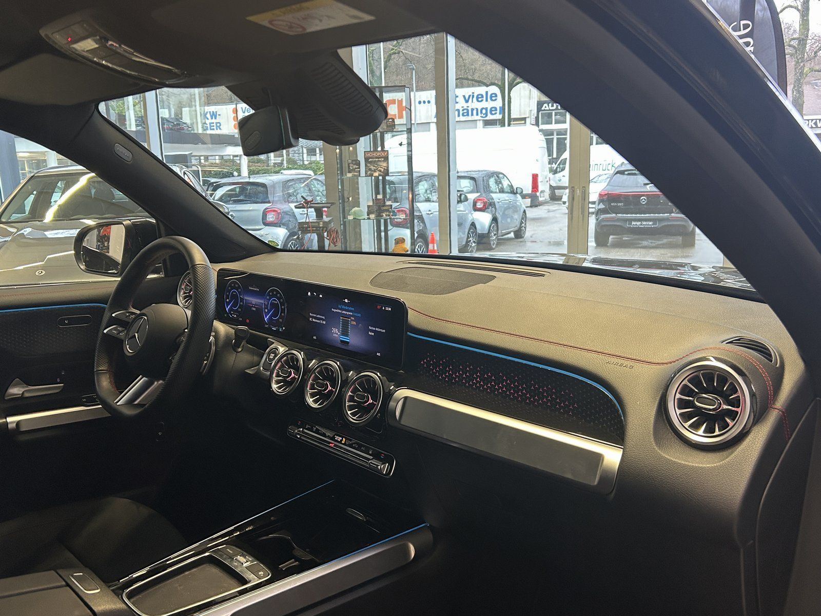 Fahrzeugabbildung Mercedes-Benz EQB 300 4M AMG+NIGHT+KAMERA+TOTW+KEYLESS+LED+DAB