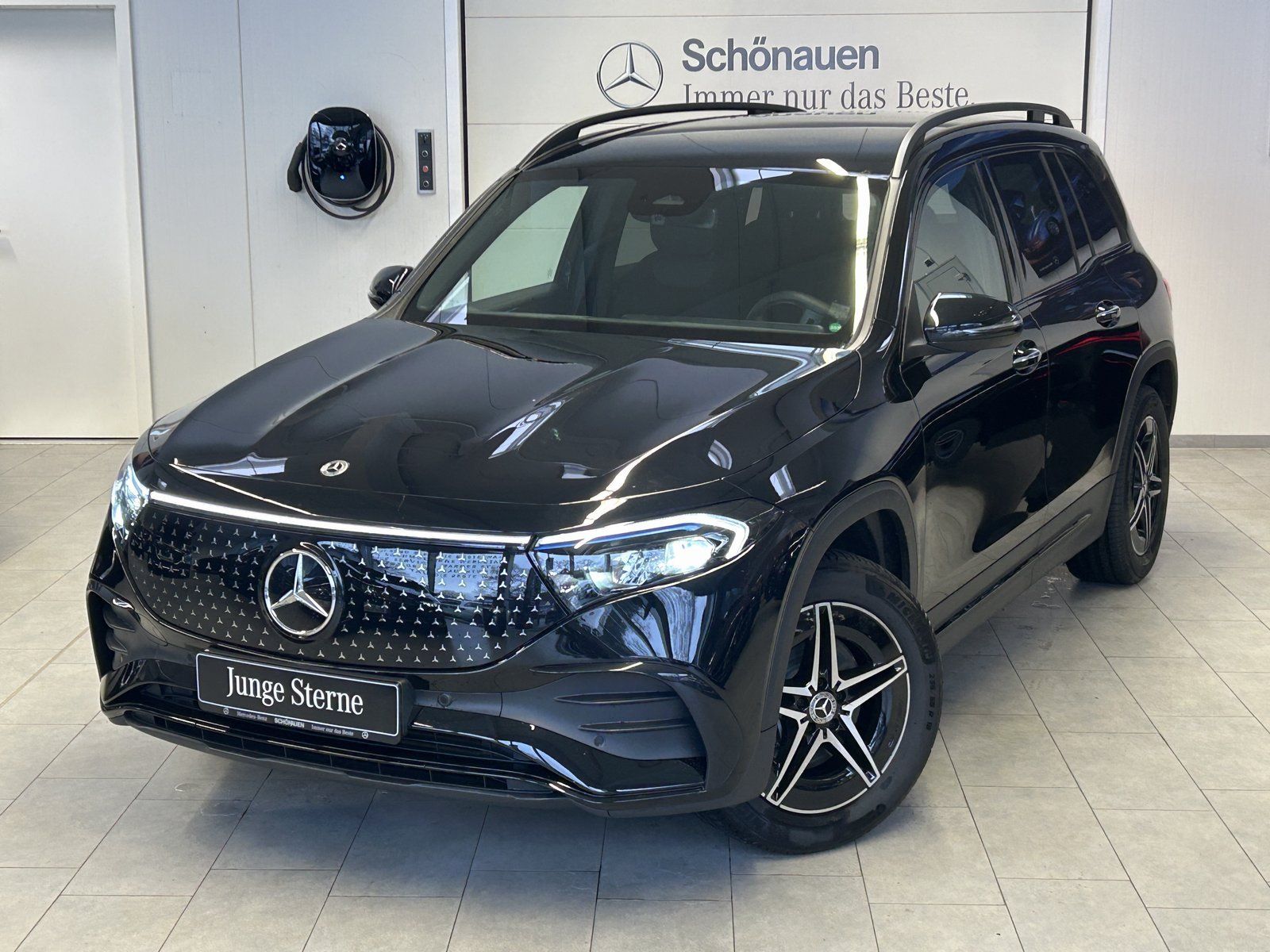 Fahrzeugabbildung Mercedes-Benz EQB 300 4M AMG+NIGHT+KAMERA+TOTW+KEYLESS+LED+DAB