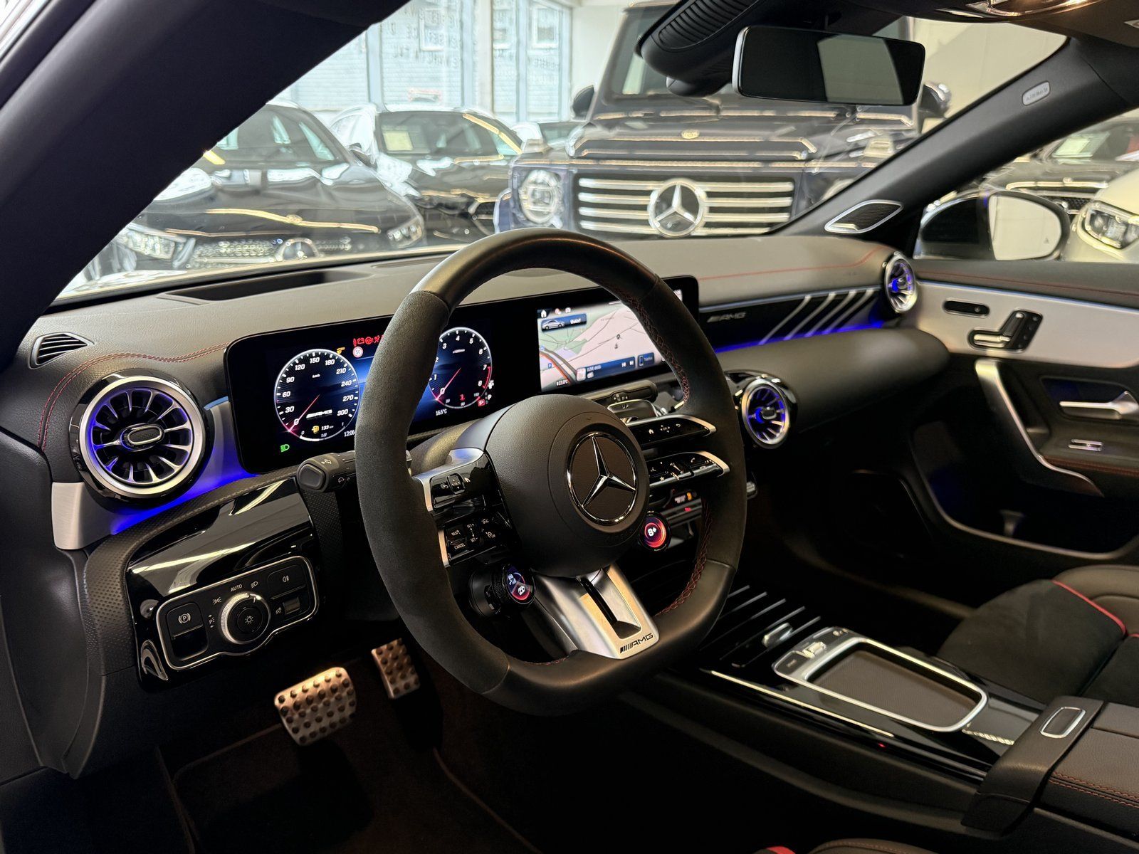 Fahrzeugabbildung Mercedes-Benz CLA 45s 4M+ AERO+HUD+PANO+DISTR+NIGHT+MBEAM+360°