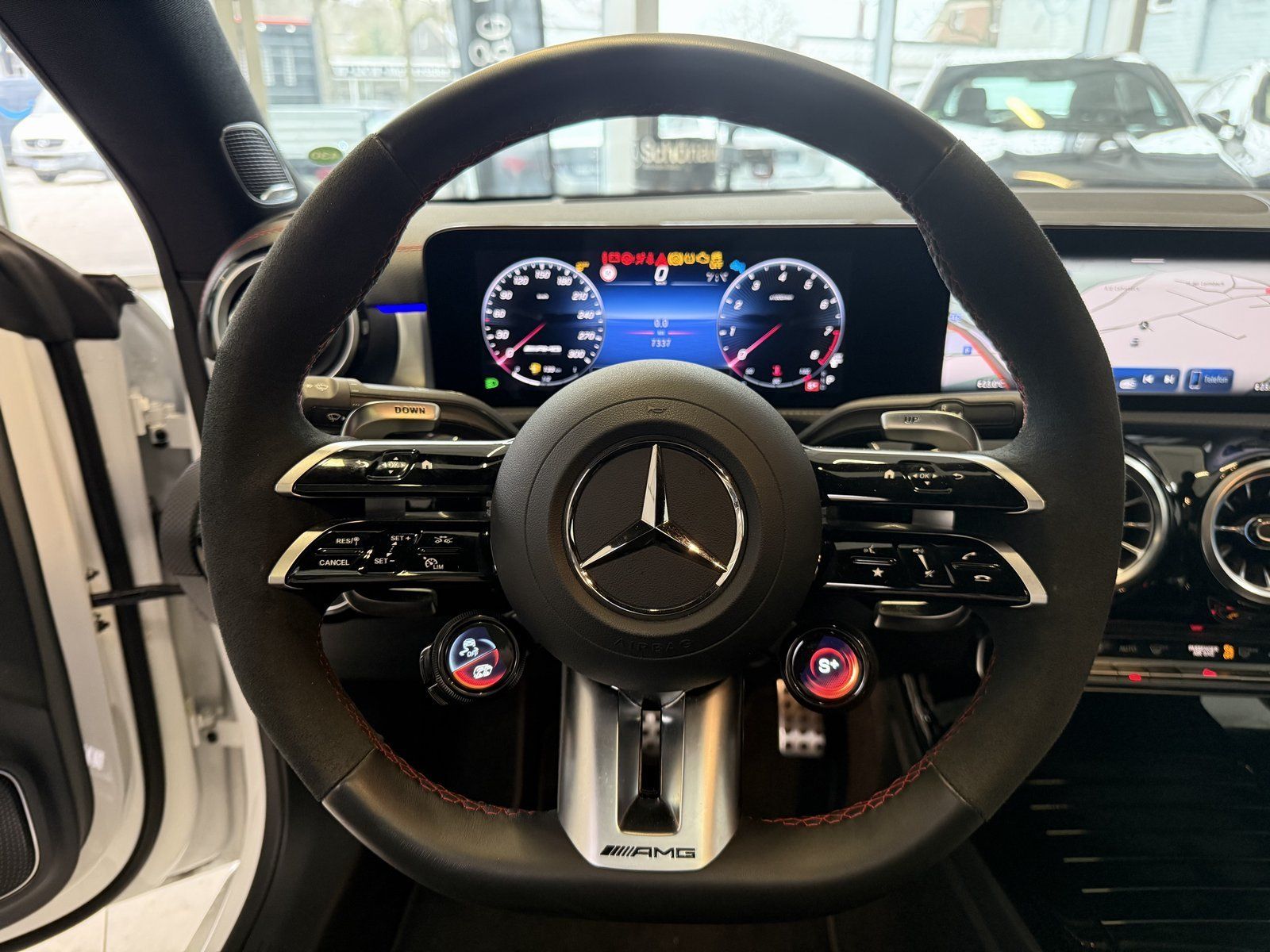 Fahrzeugabbildung Mercedes-Benz CLA 45s 4M+ AERO+HUD+PANO+DISTR+NIGHT+MBEAM+360°