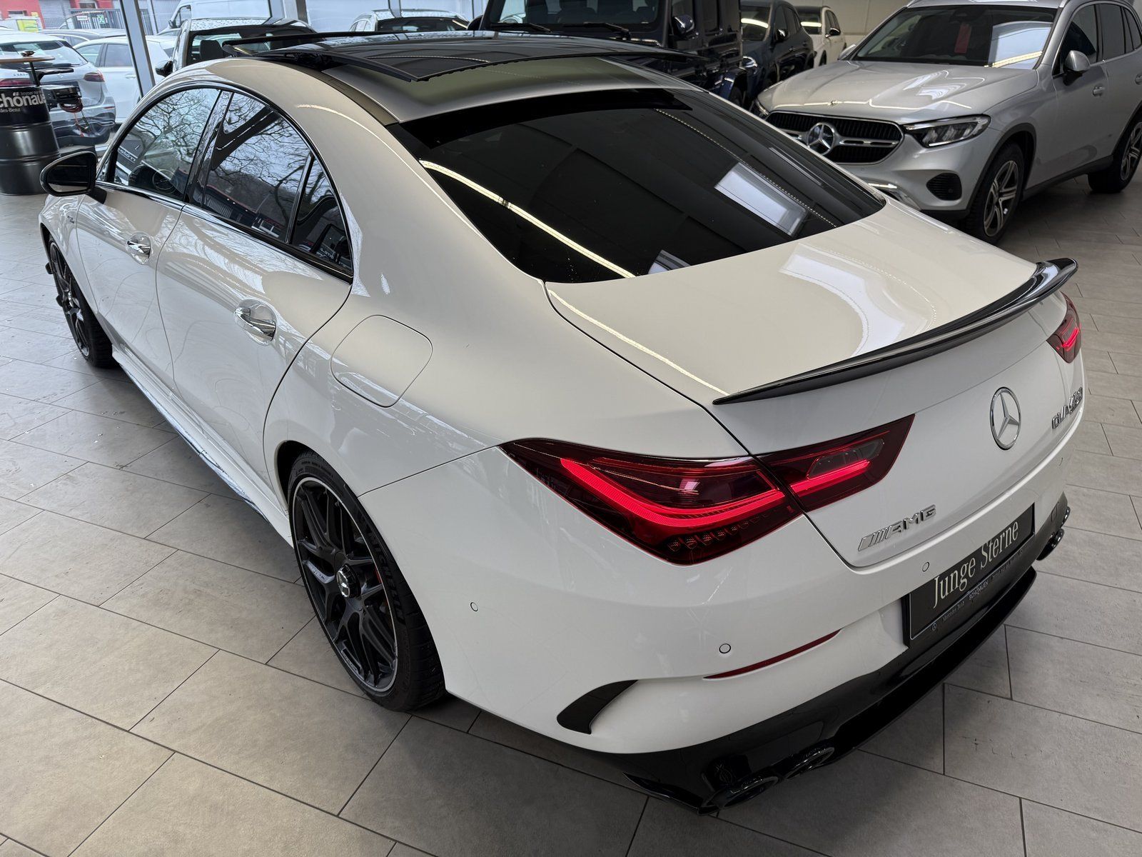 Fahrzeugabbildung Mercedes-Benz CLA 45s 4M+ AERO+HUD+PANO+DISTR+NIGHT+MBEAM+360°