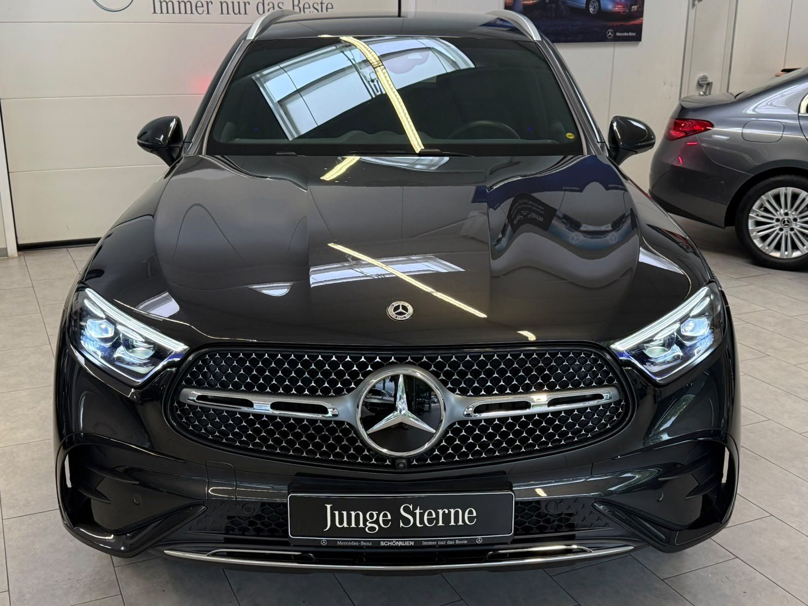 Fahrzeugabbildung Mercedes-Benz GLC 300de 4M AMG+DISTR+AHK+MEMORY+360°+DIGITAL