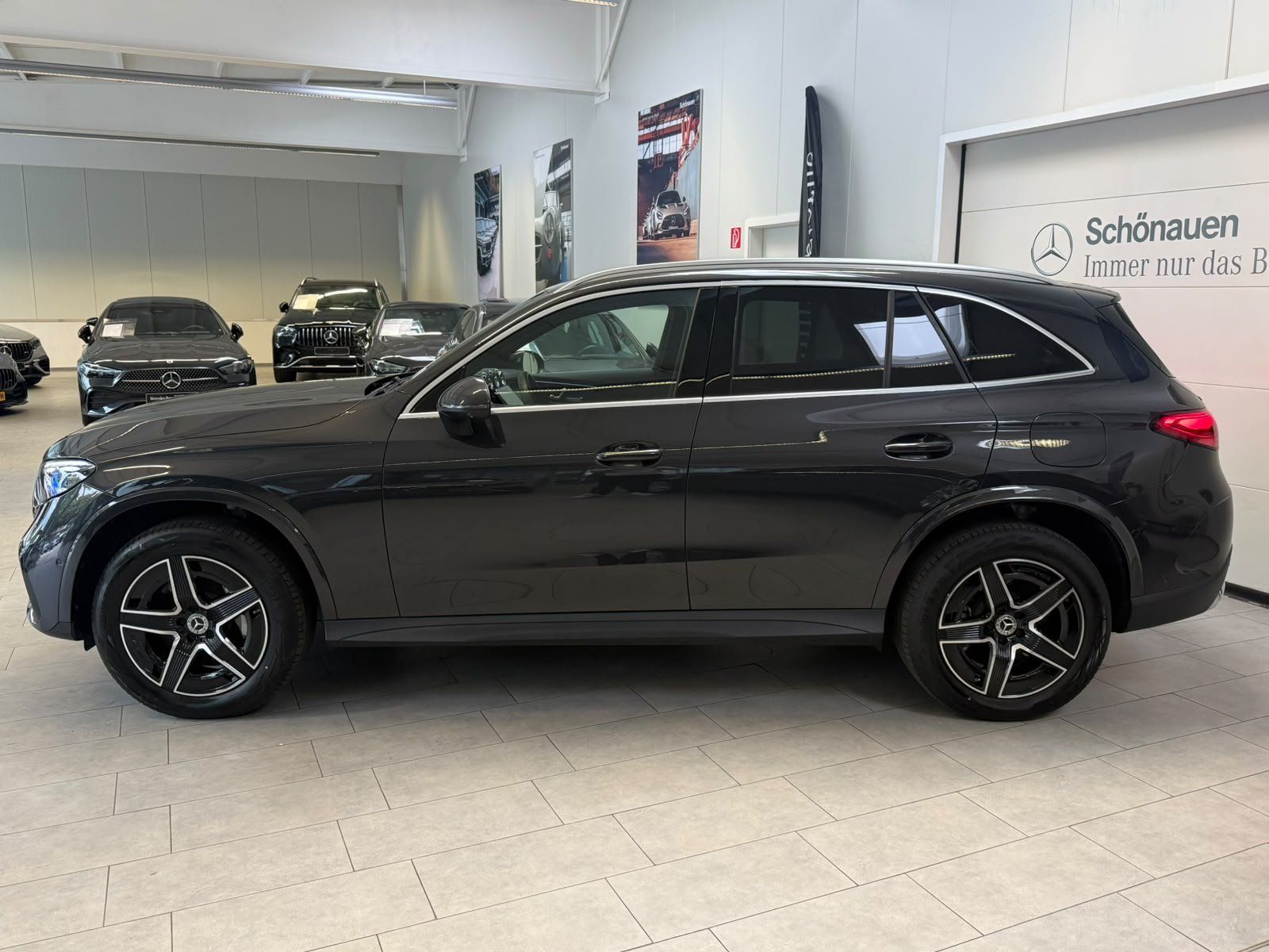 Fahrzeugabbildung Mercedes-Benz GLC 300de 4M AMG+DISTR+AHK+MEMORY+360°+DIGITAL