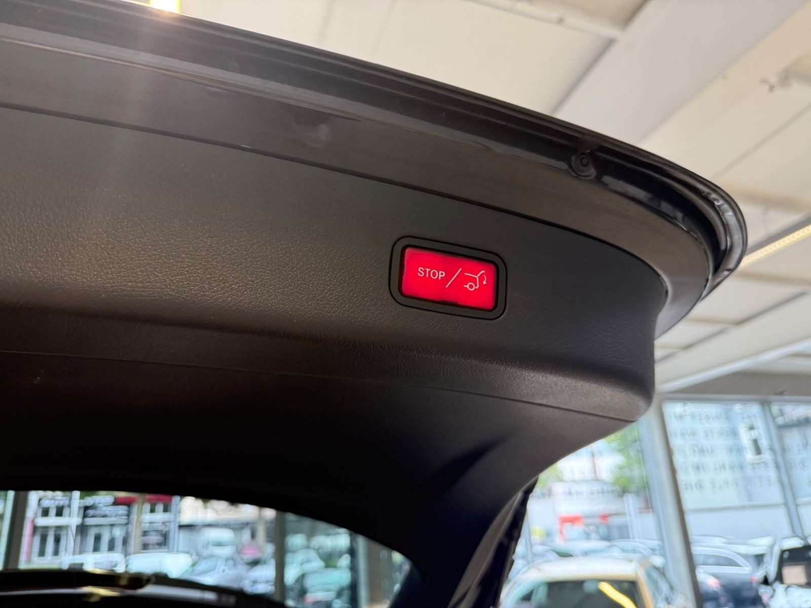 Fahrzeugabbildung Mercedes-Benz GLC 300de 4M AMG+DISTR+AHK+MEMORY+360°+DIGITAL